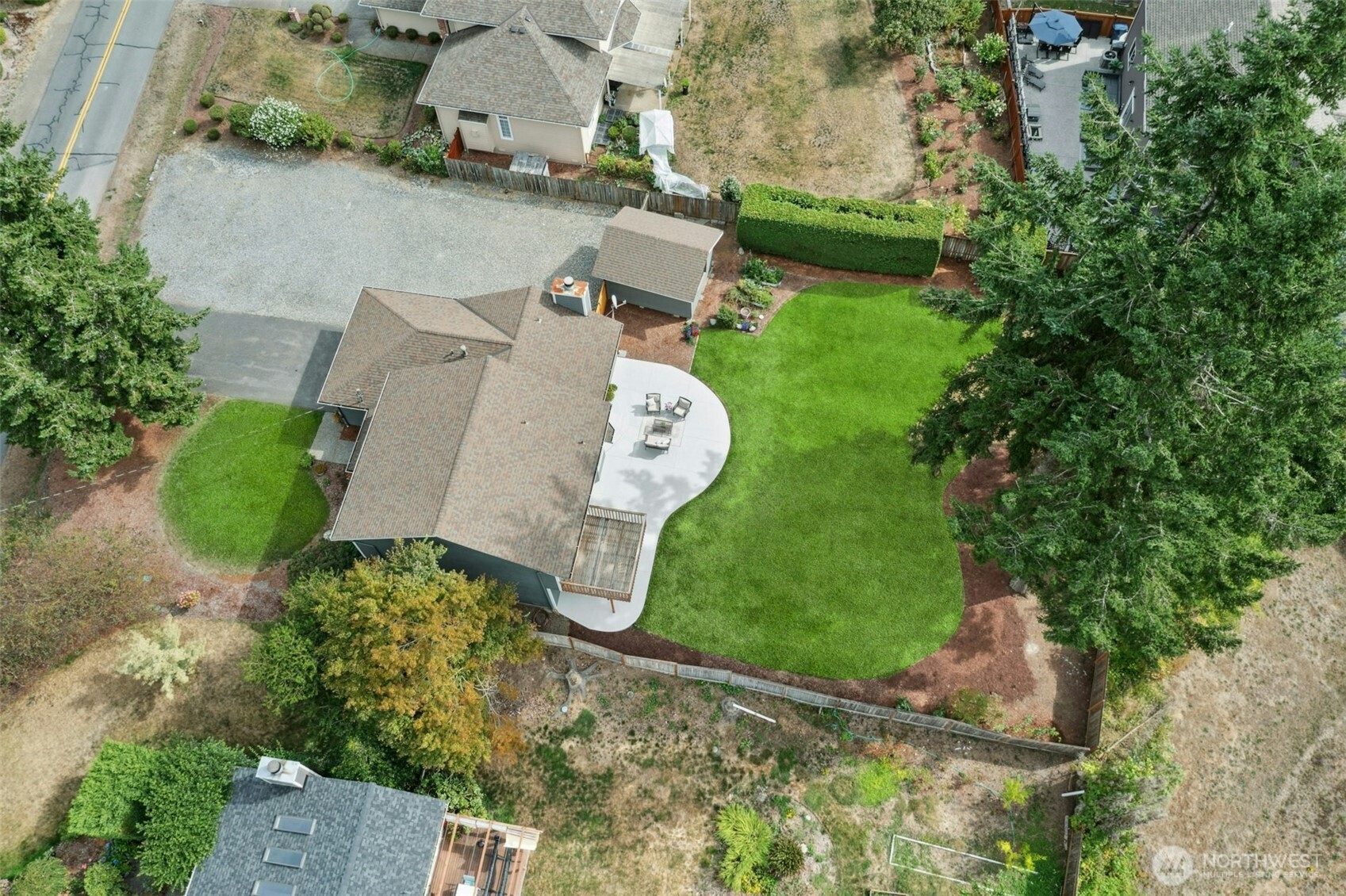 main property photo 33