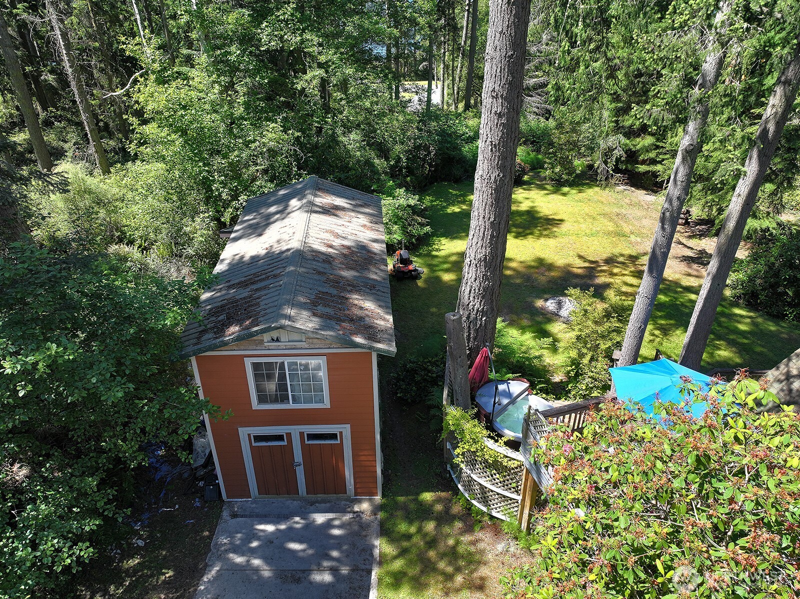 main property photo 32