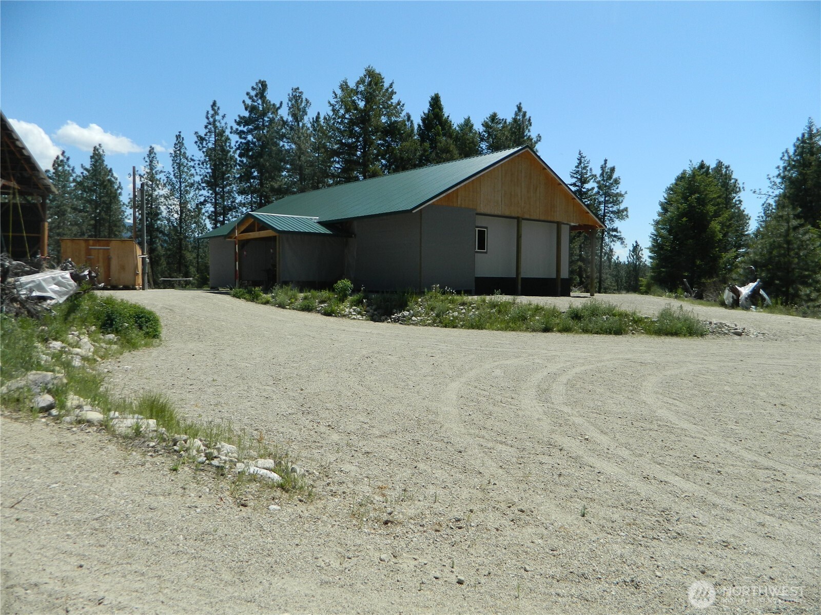 main property photo 8