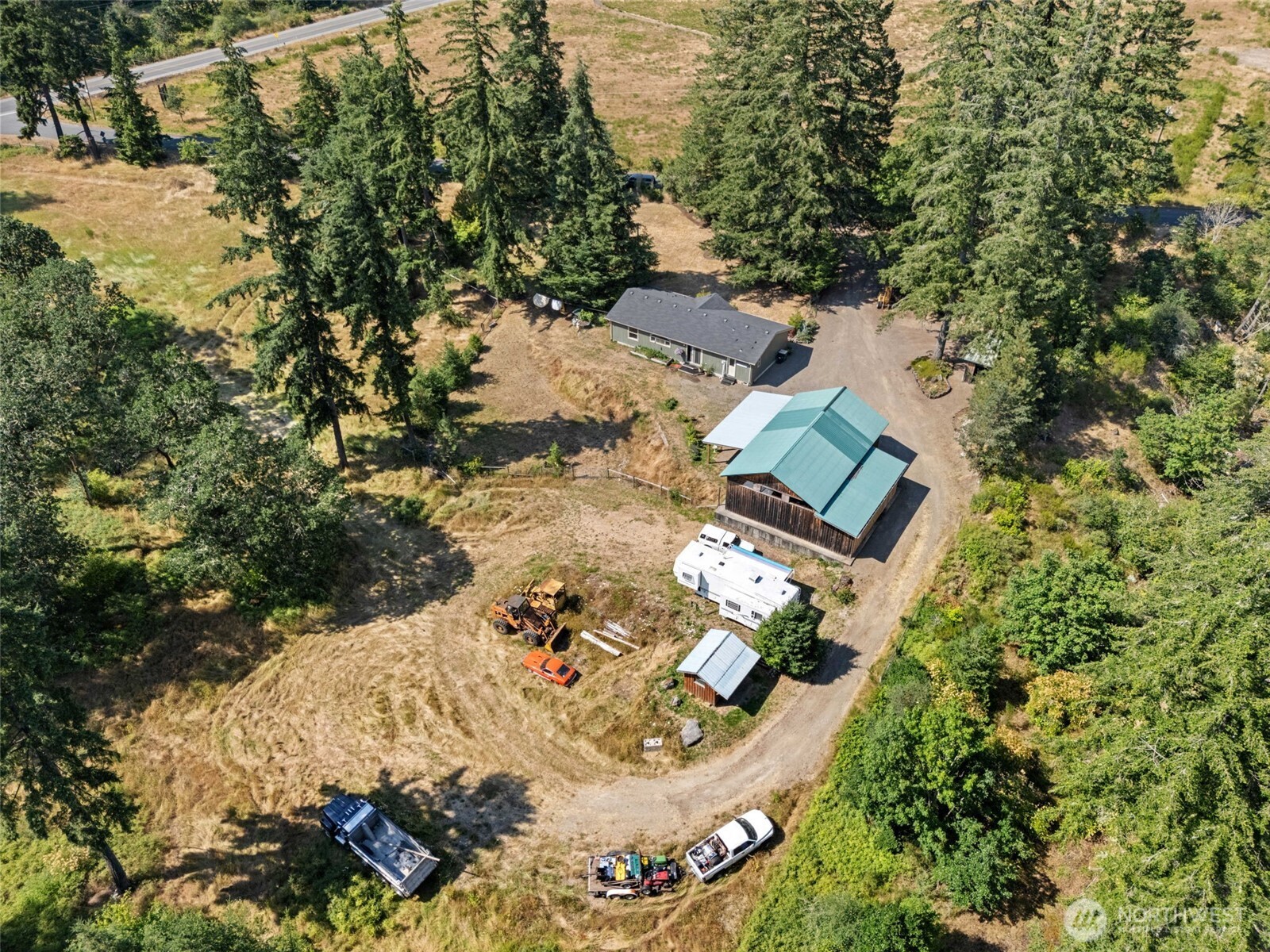 main property photo 23