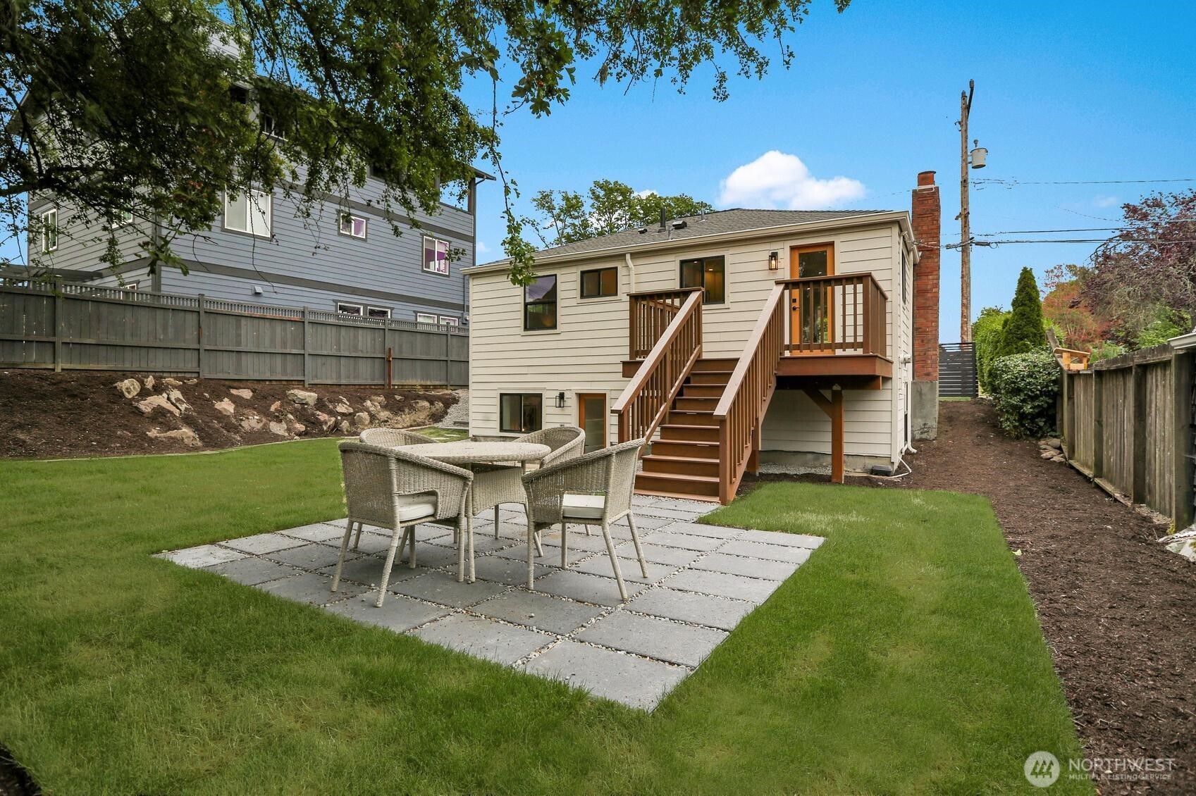 property viewer photo 24