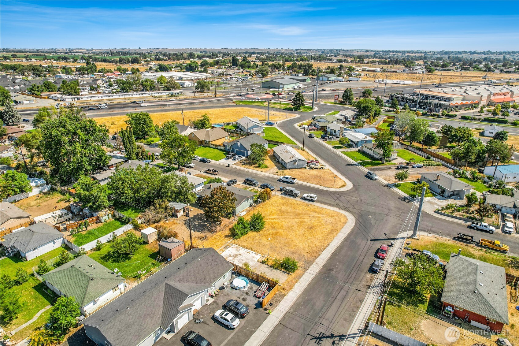 main property photo 4