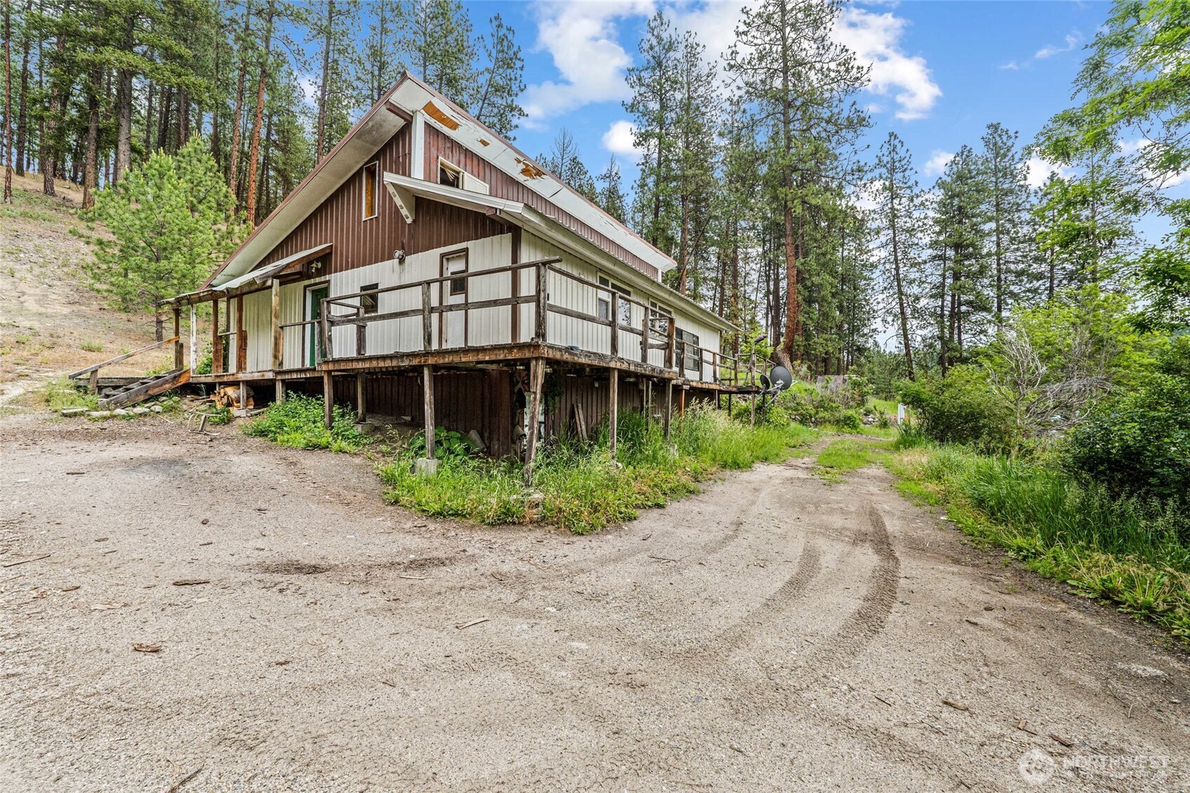 main property photo 30