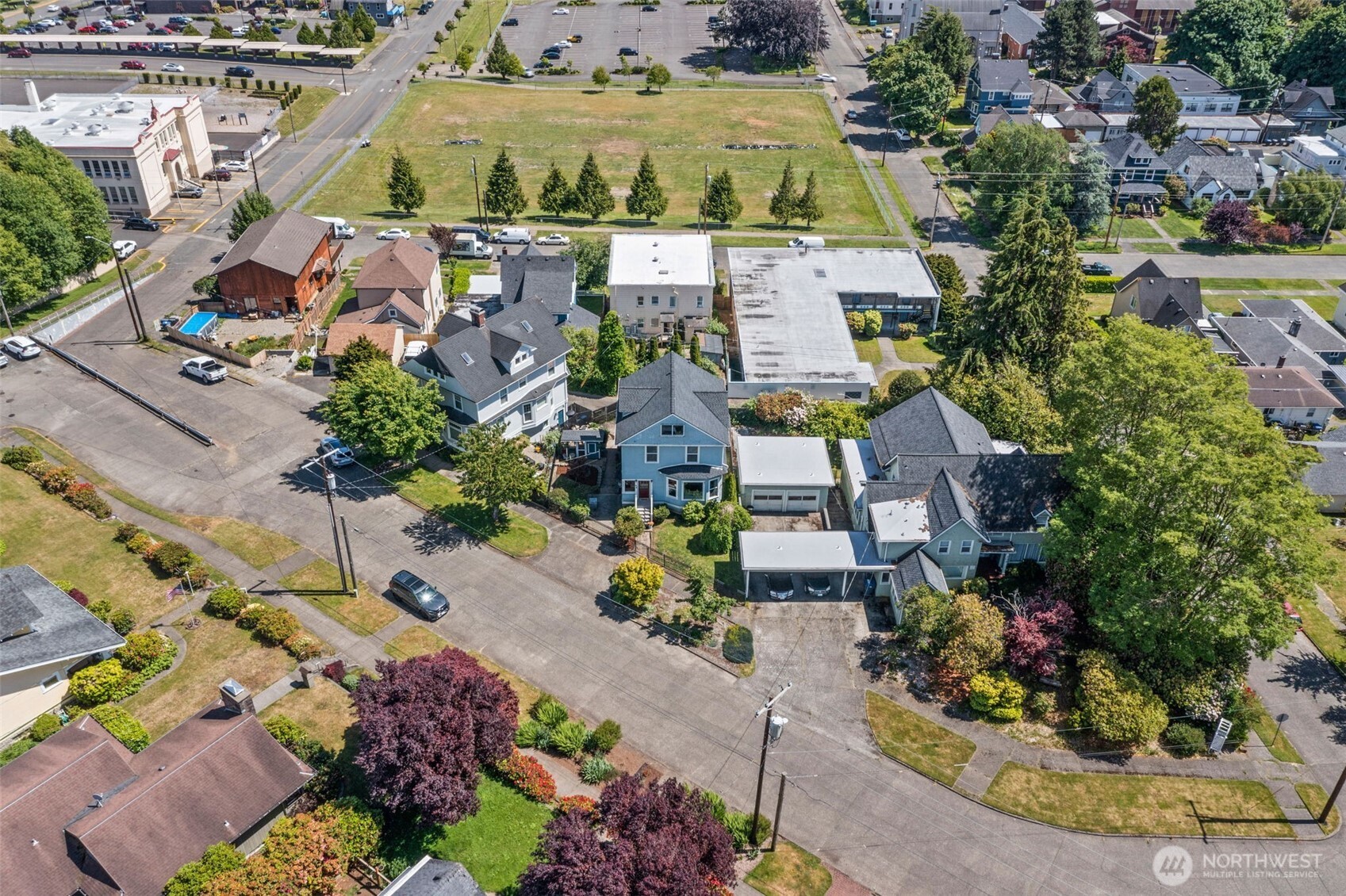 main property photo 32