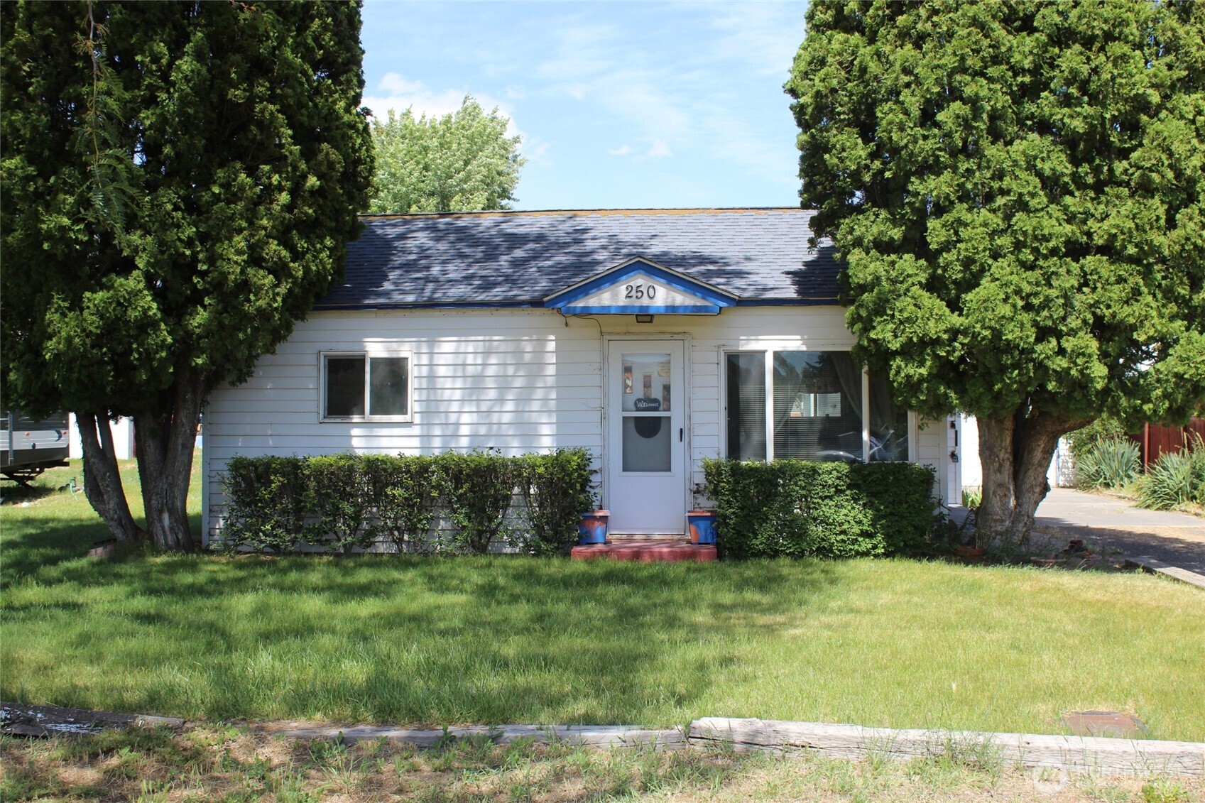 main property photo 0