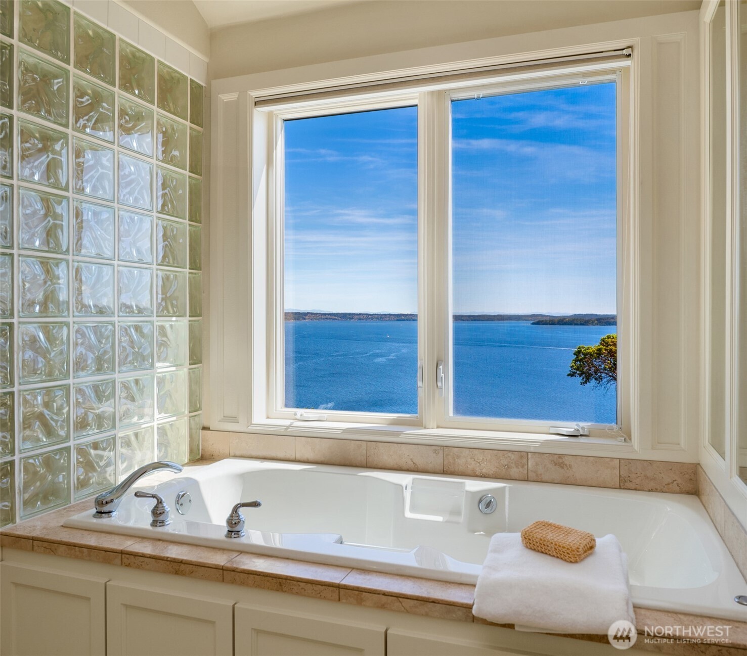 property viewer photo 24