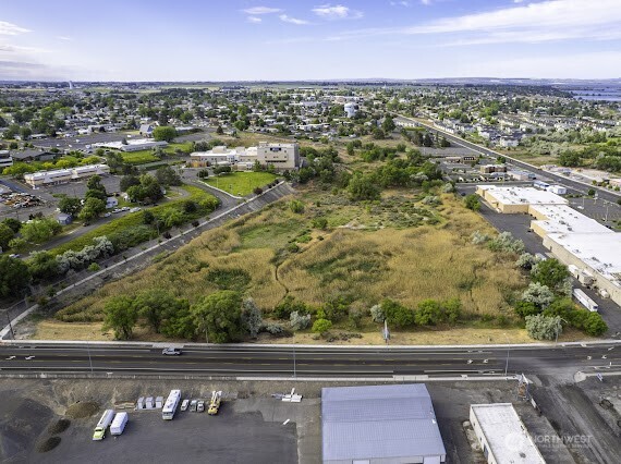 main property photo 8
