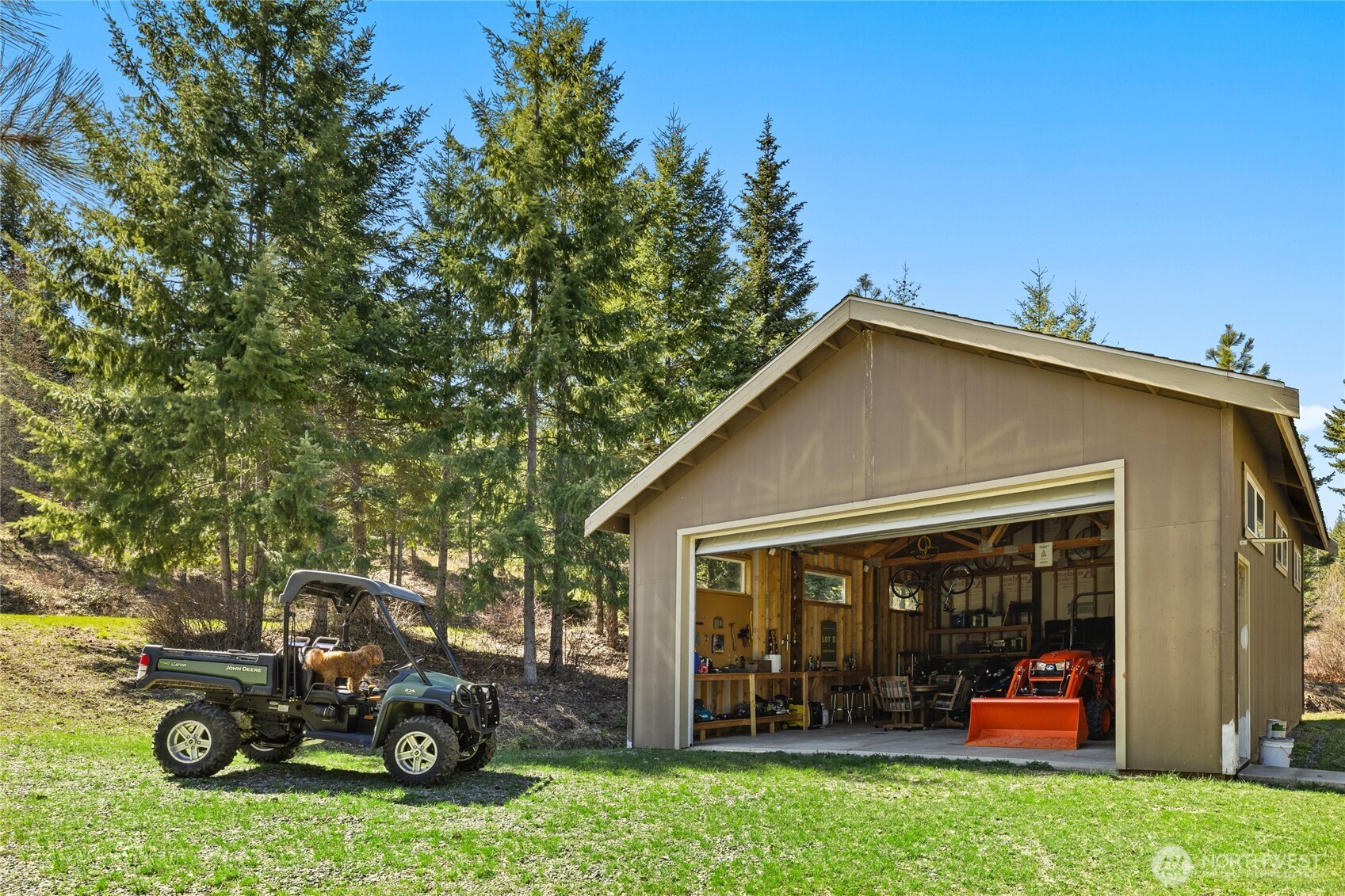 main property photo 33