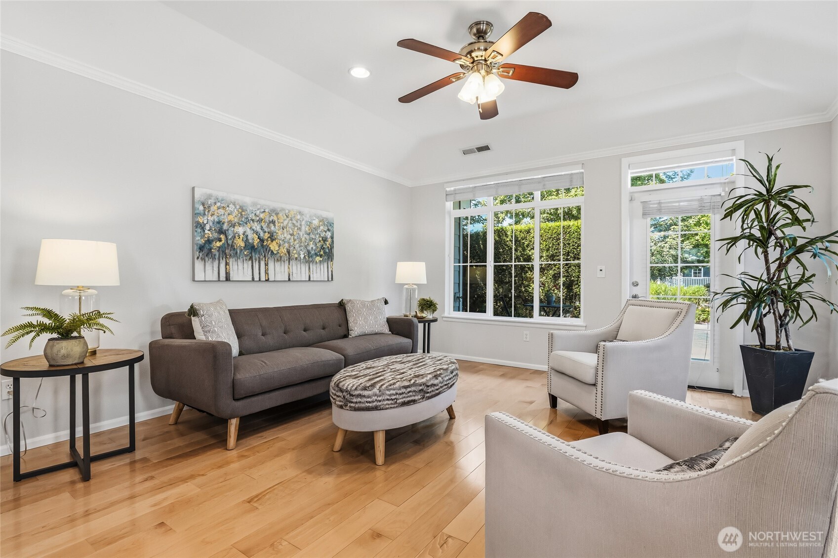 property viewer photo 5