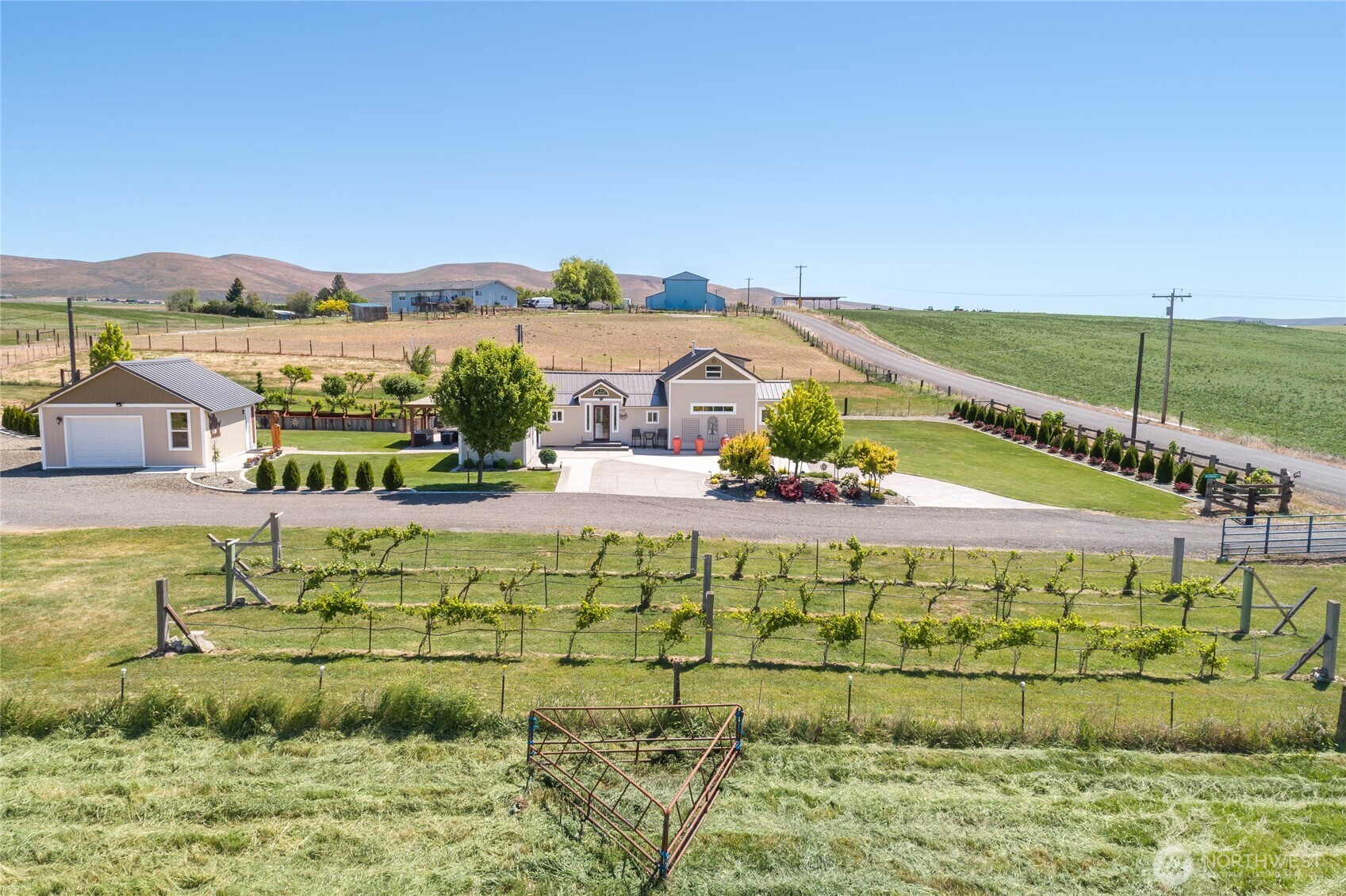 main property photo 3