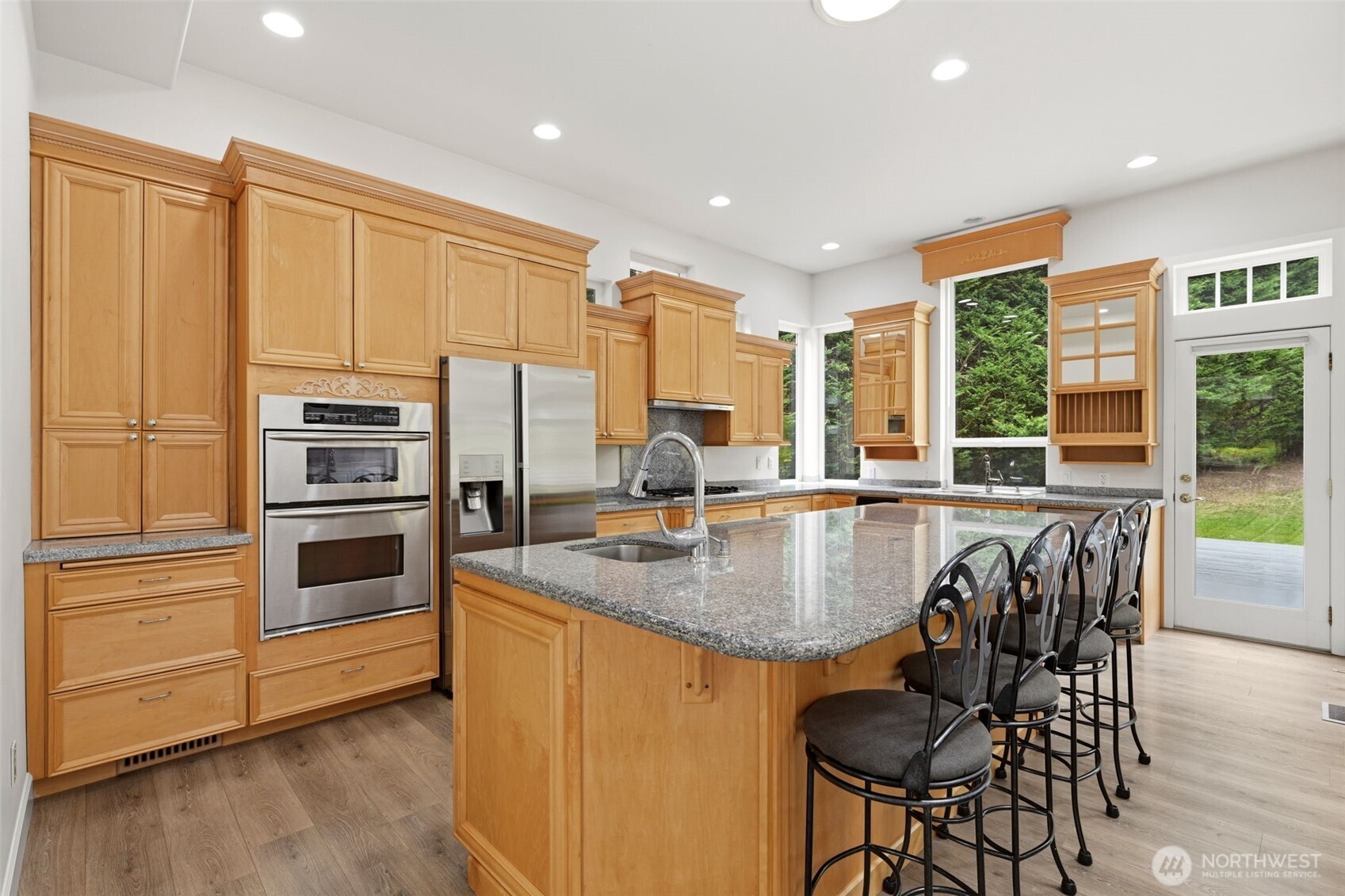 main property photo 14