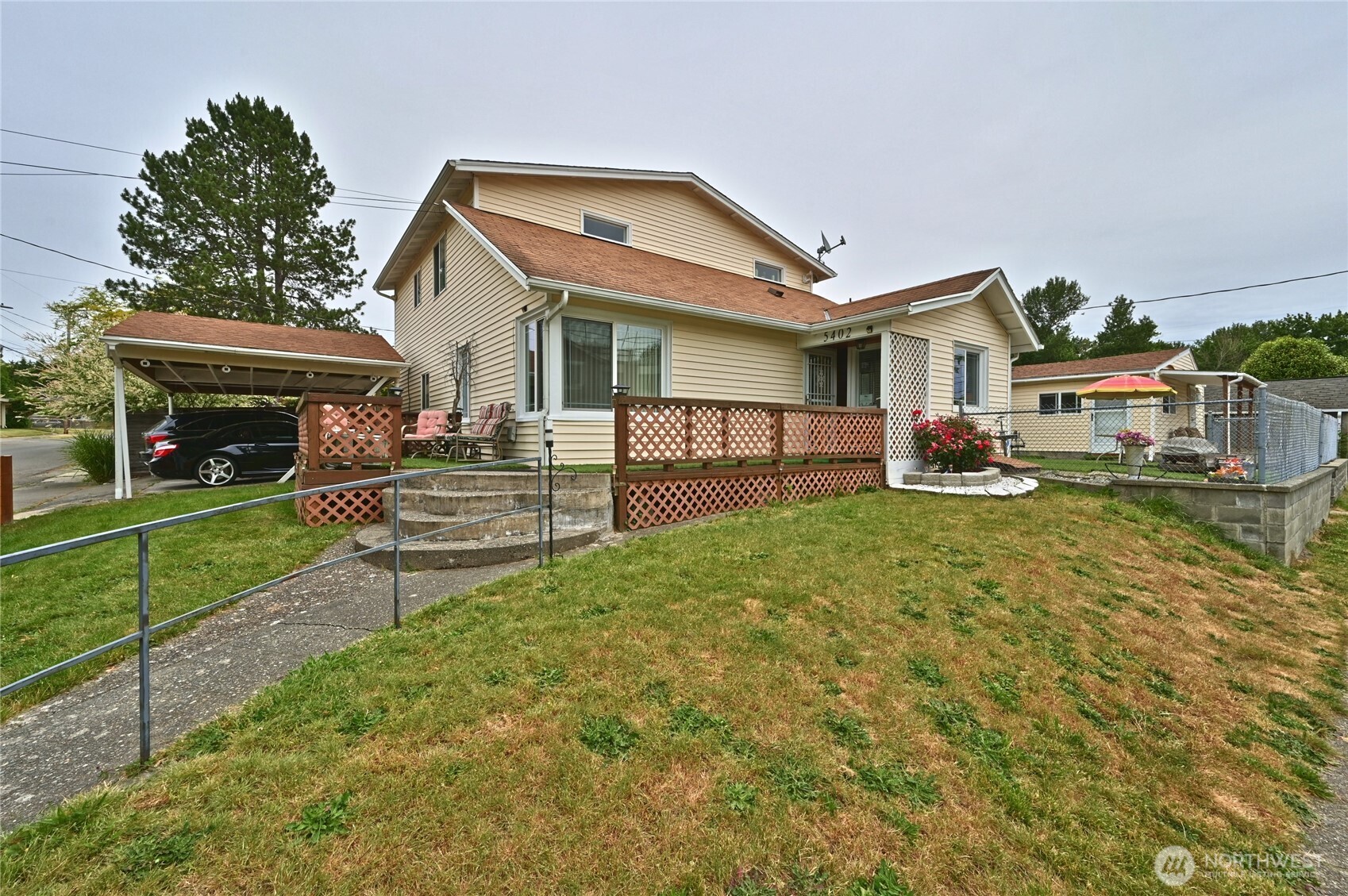 main property photo 6