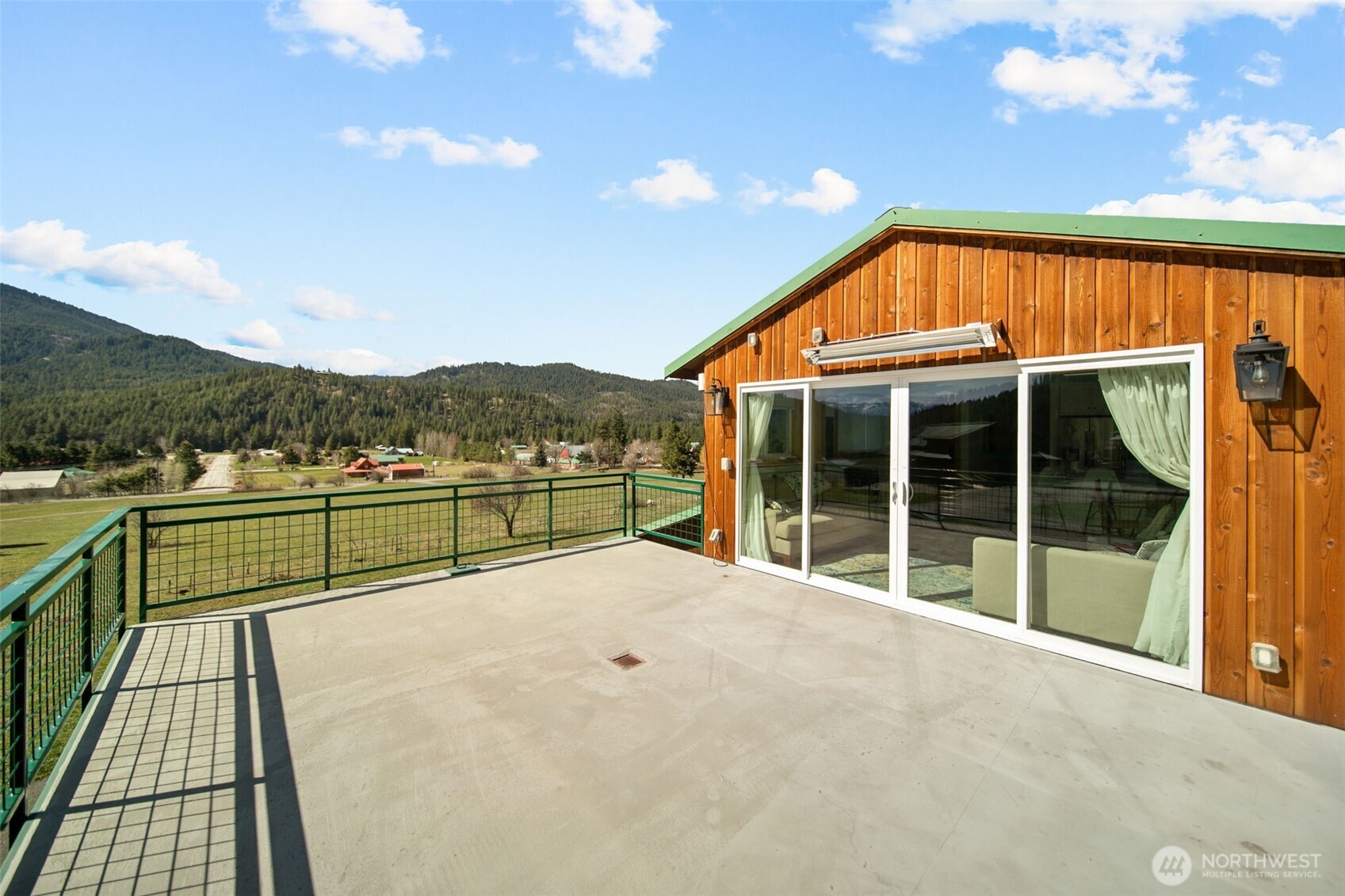 main property photo 22