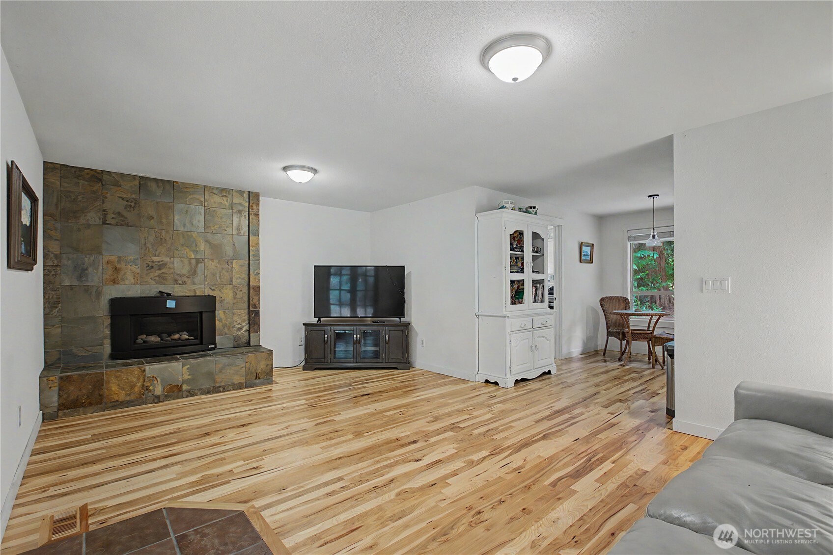 property viewer photo 18