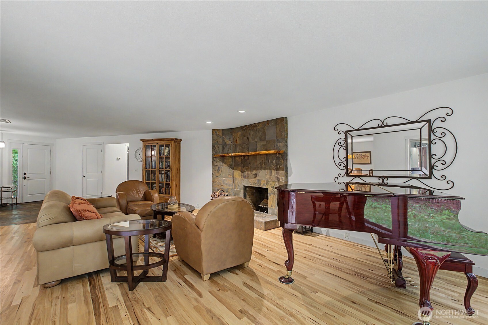 property viewer photo 7