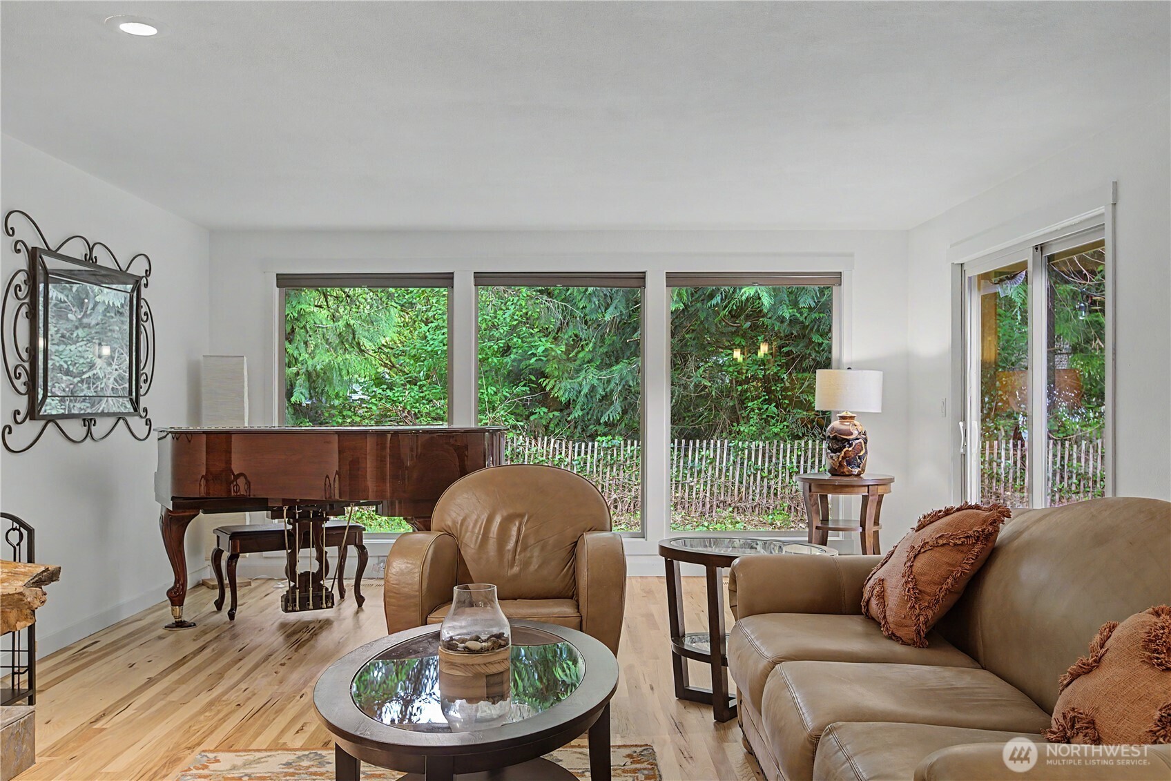 property viewer photo 9