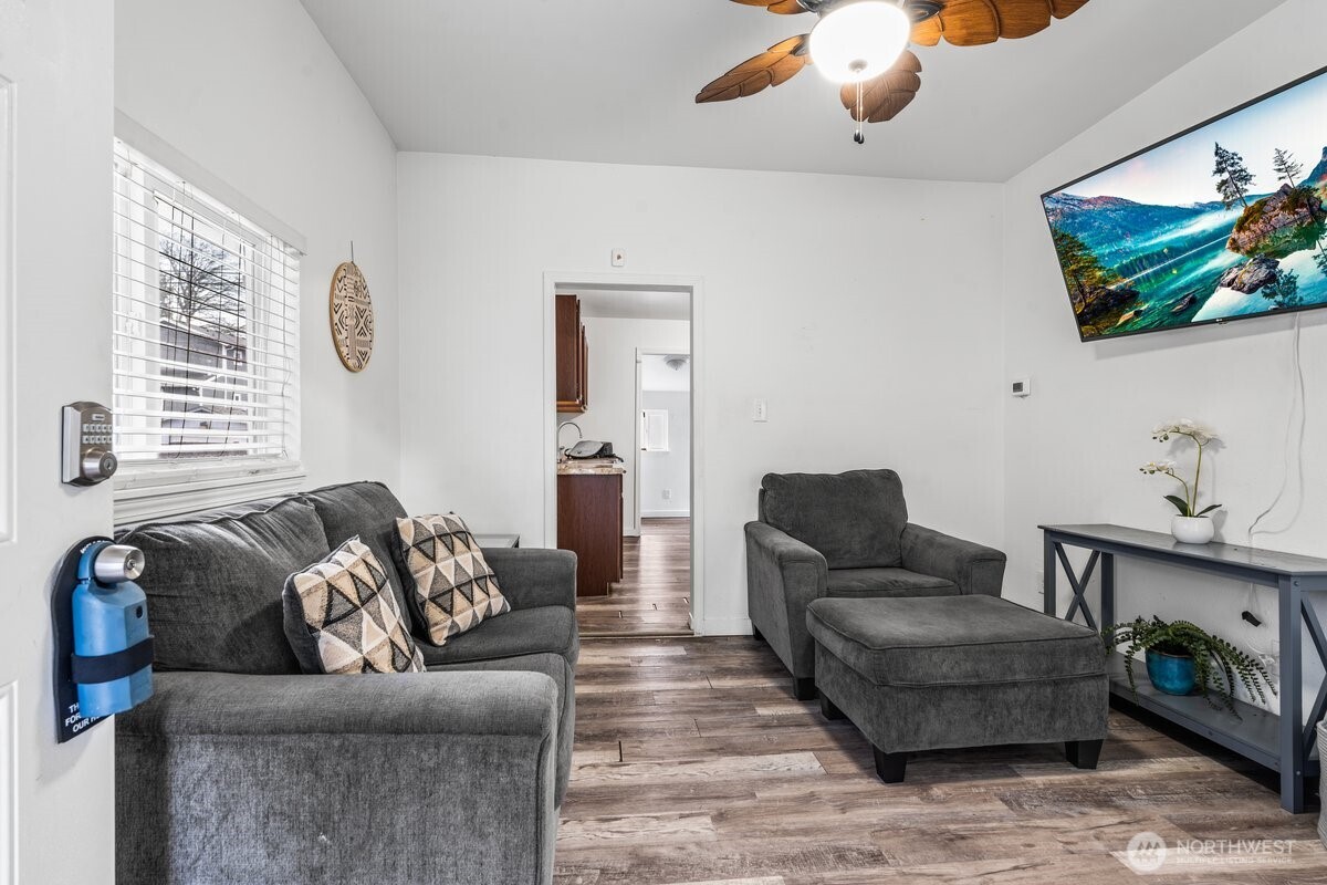 property viewer photo 2