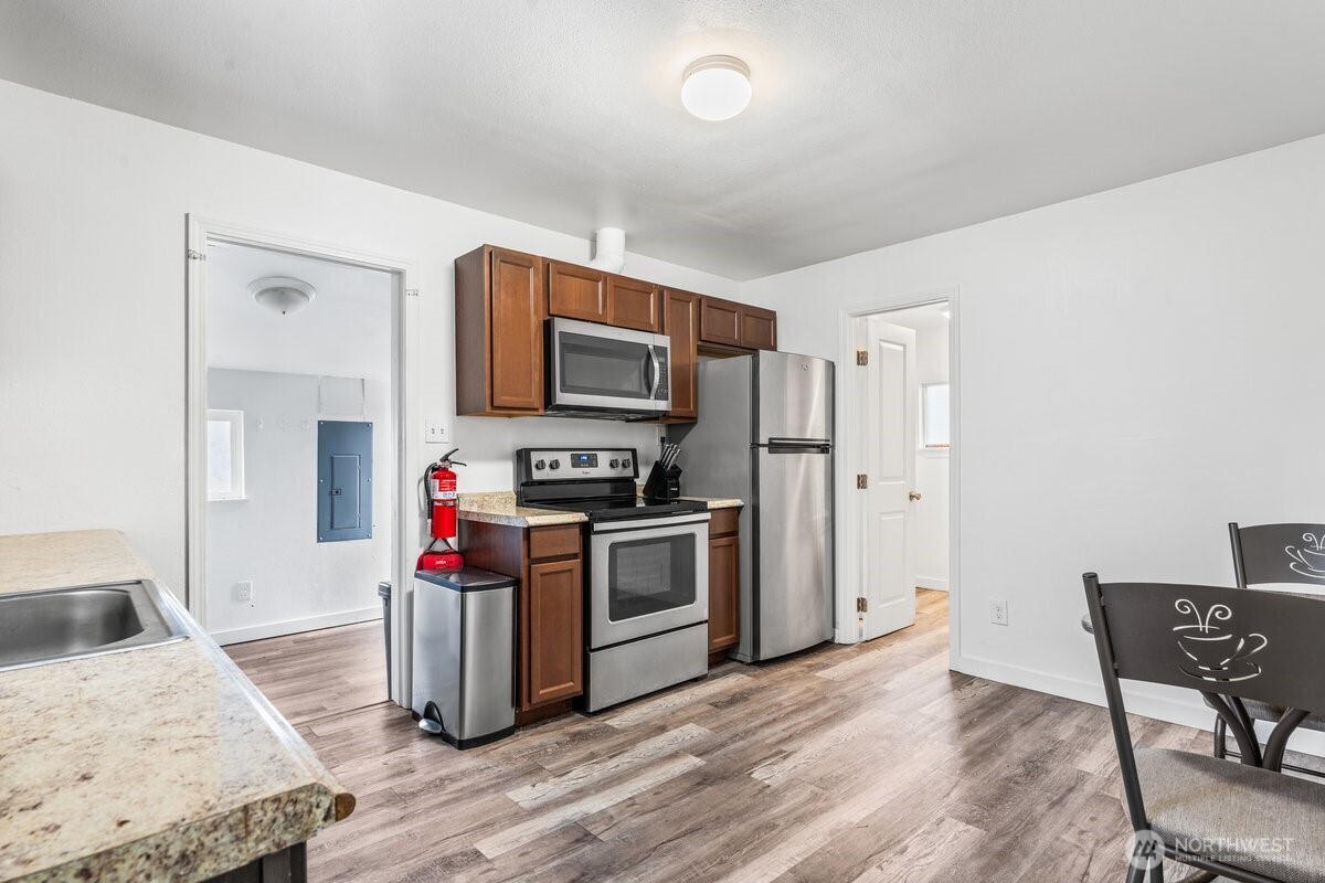 property viewer photo 5