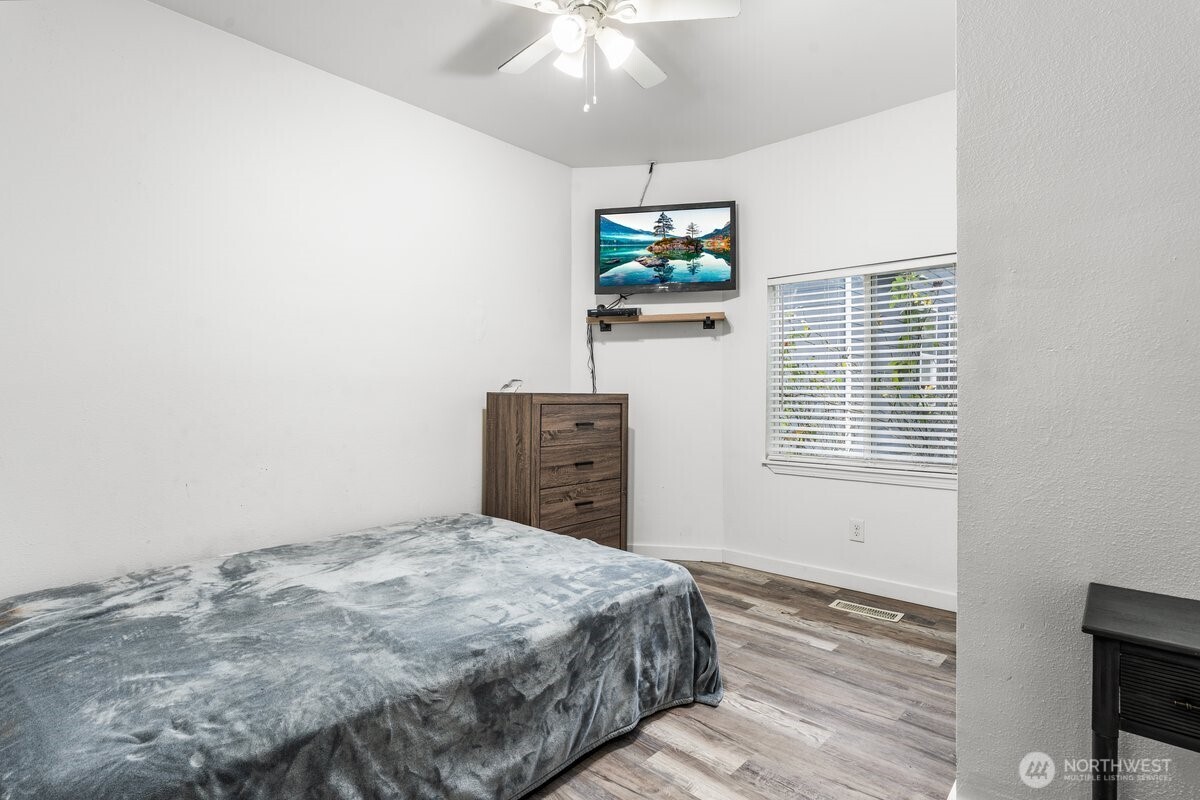 property viewer photo 9