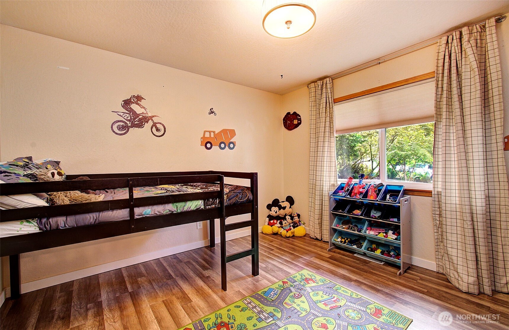 main property photo 17