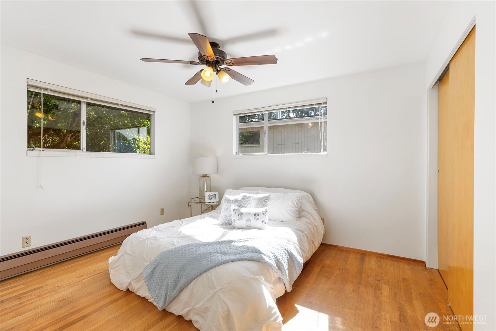 property viewer photo 15