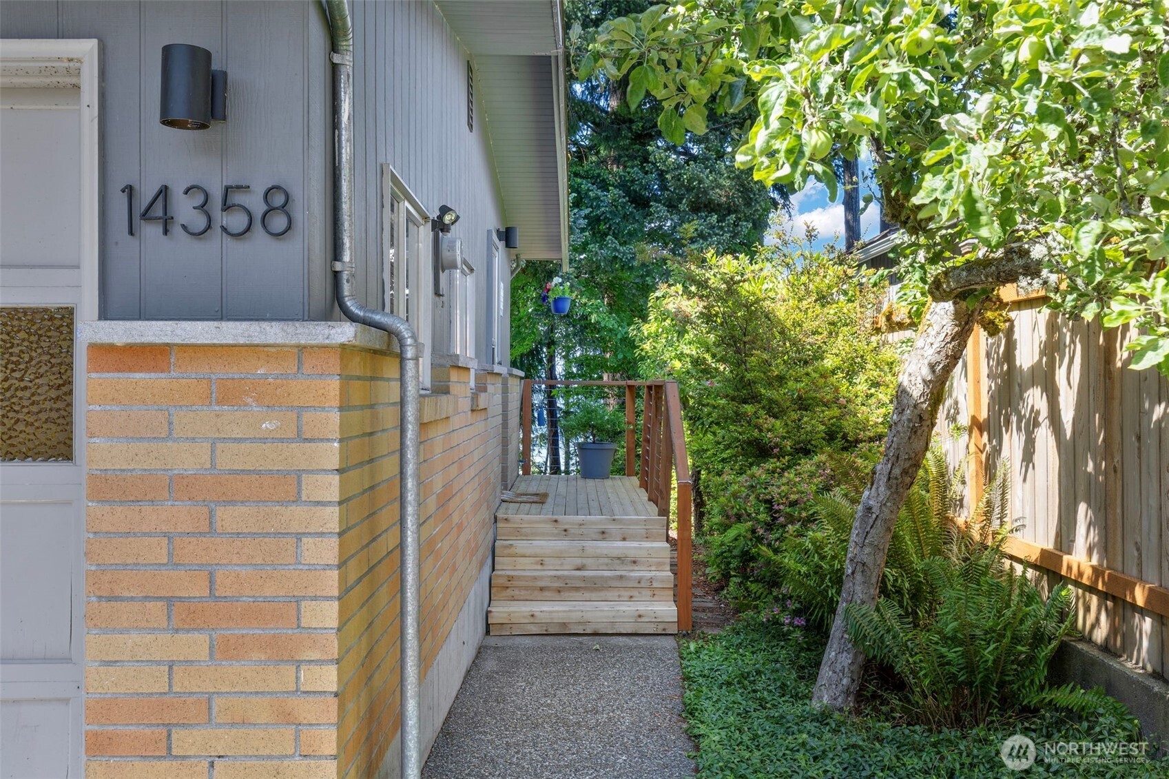 property viewer photo 3
