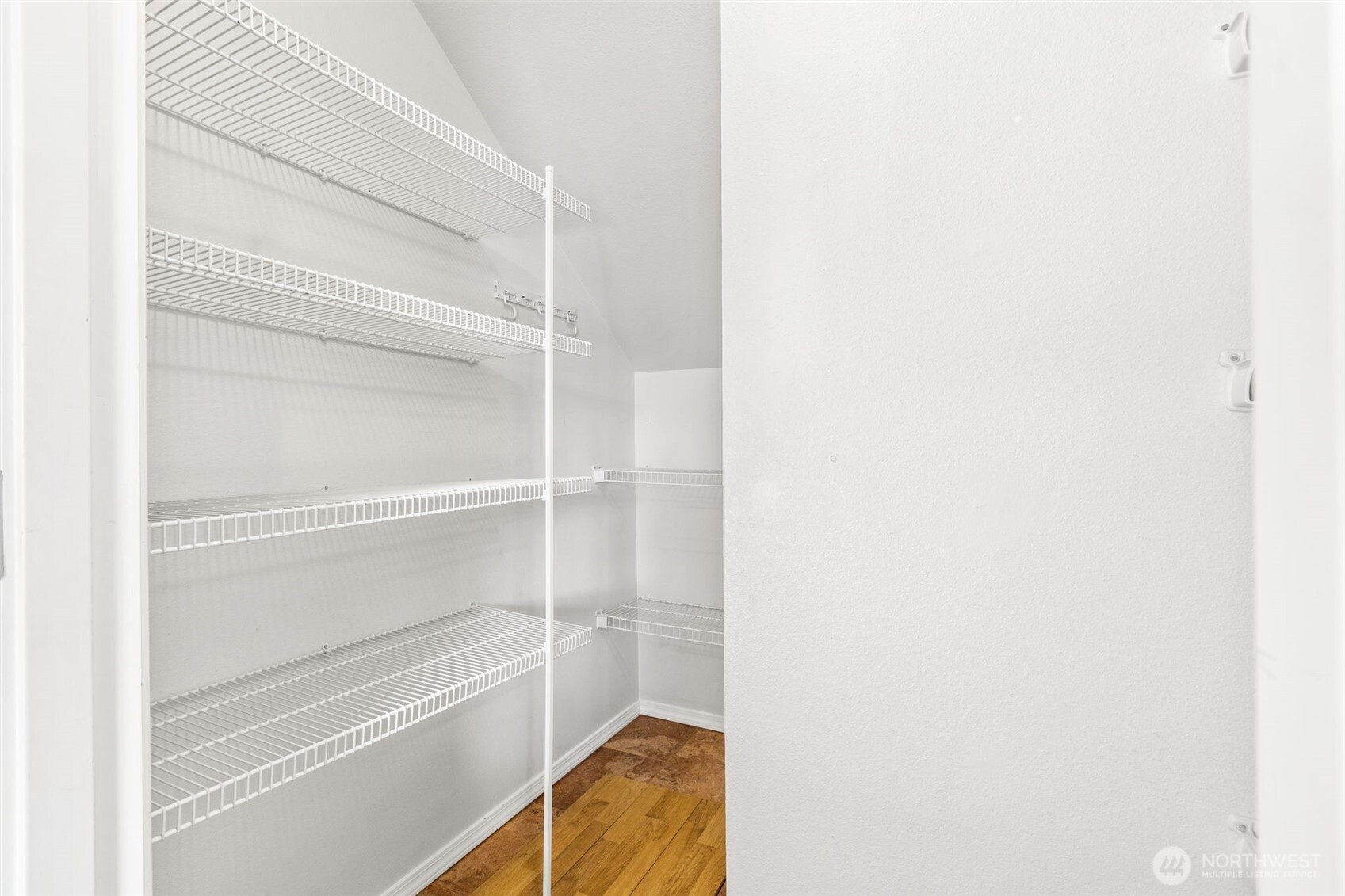 property viewer photo 13