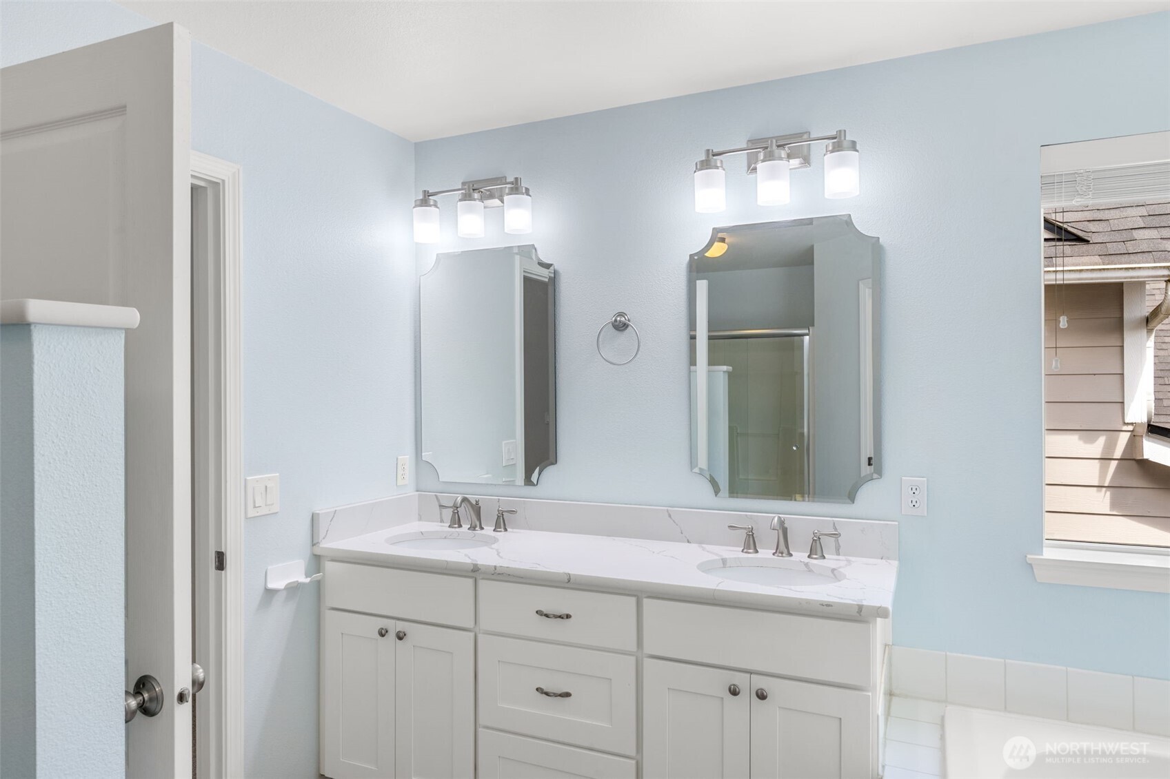 property viewer photo 26