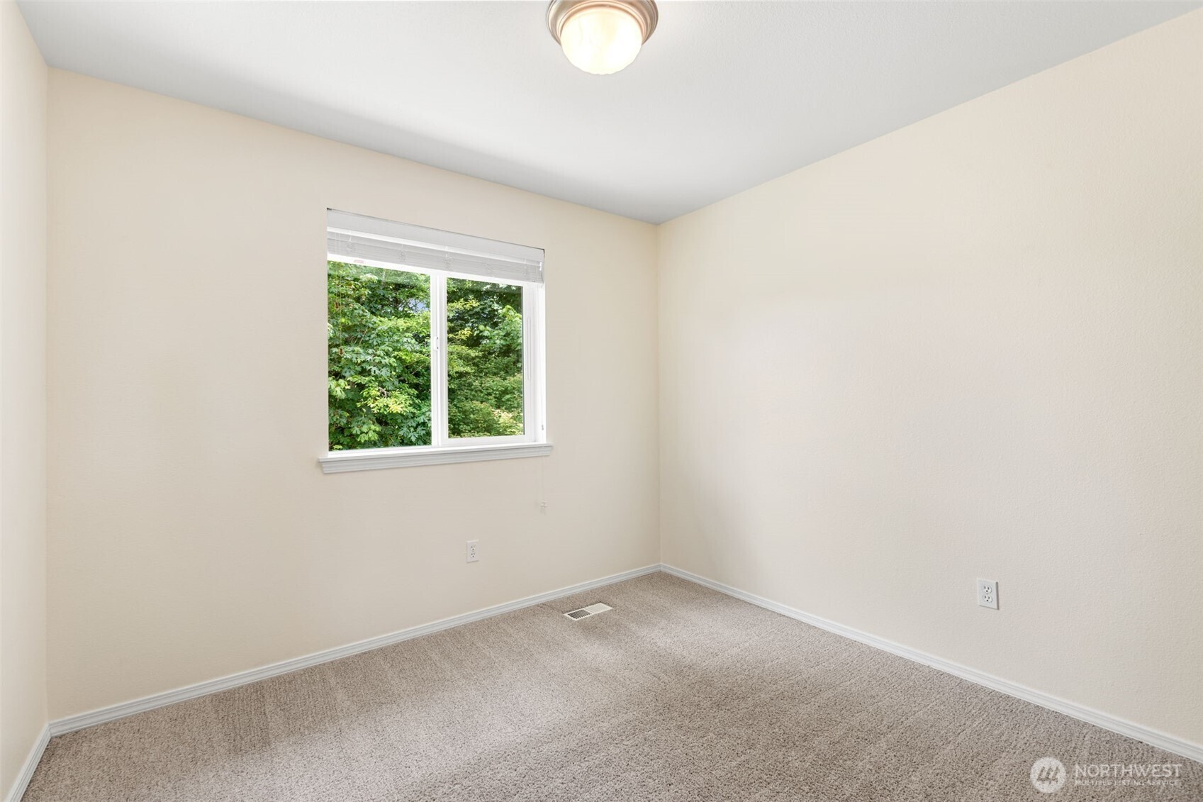 property viewer photo 28
