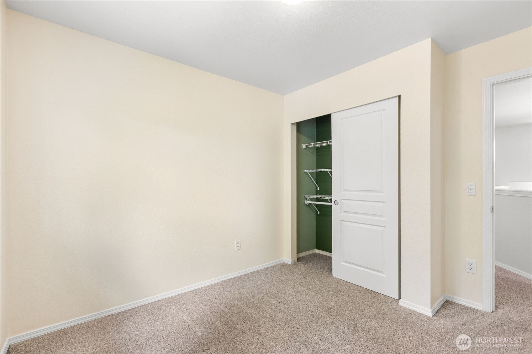 property viewer photo 29