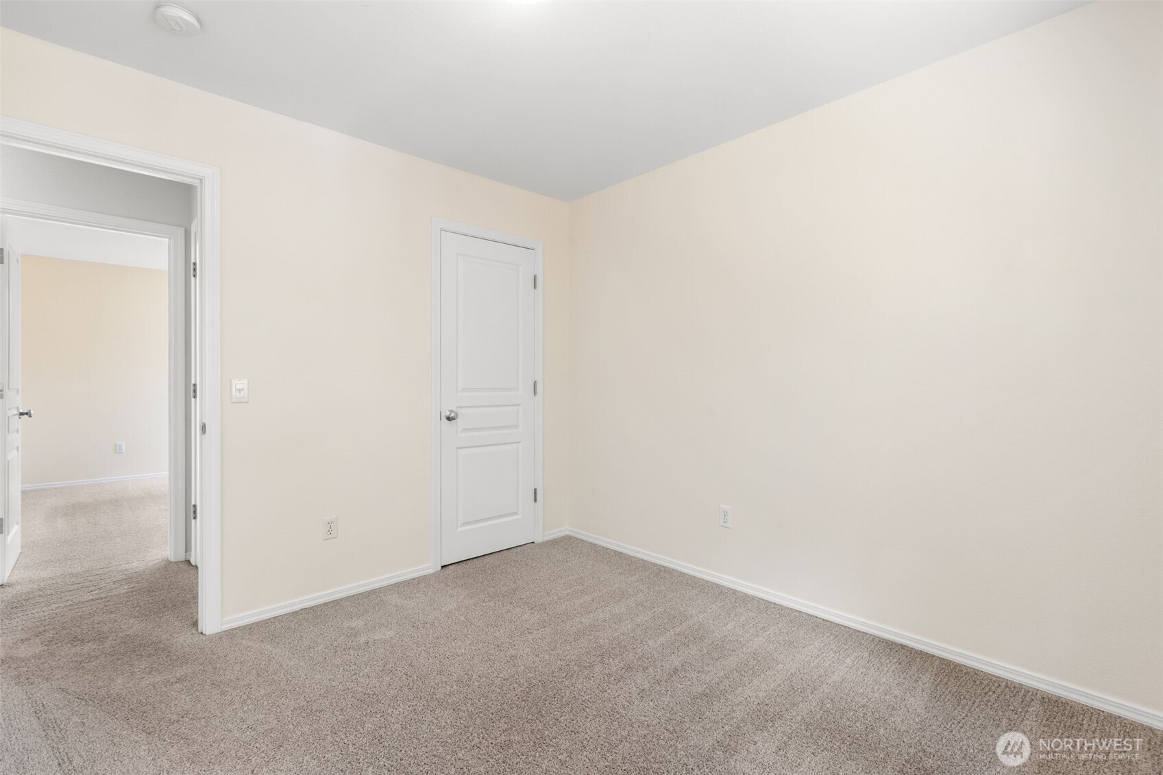 property viewer photo 31