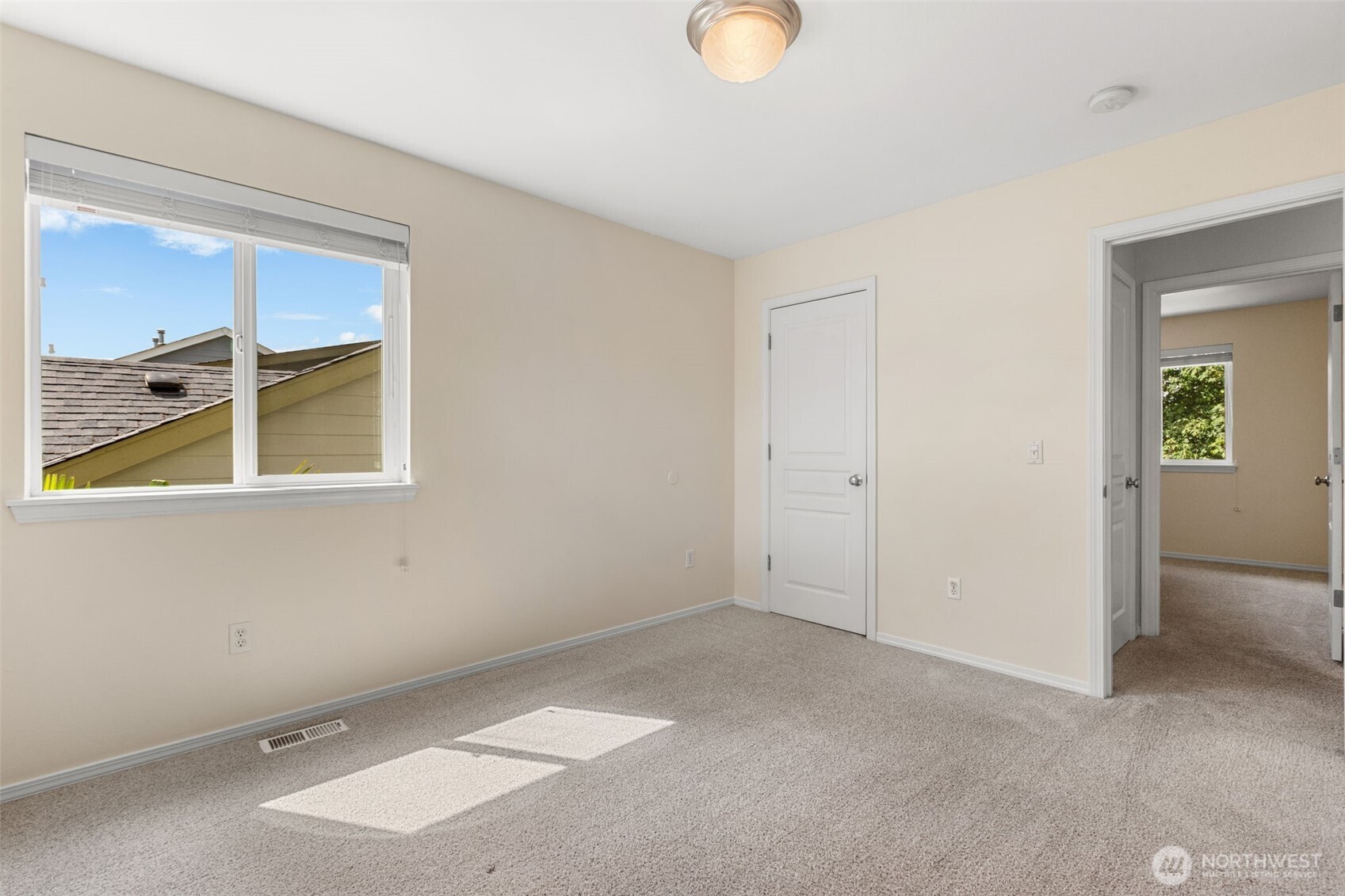 property viewer photo 32