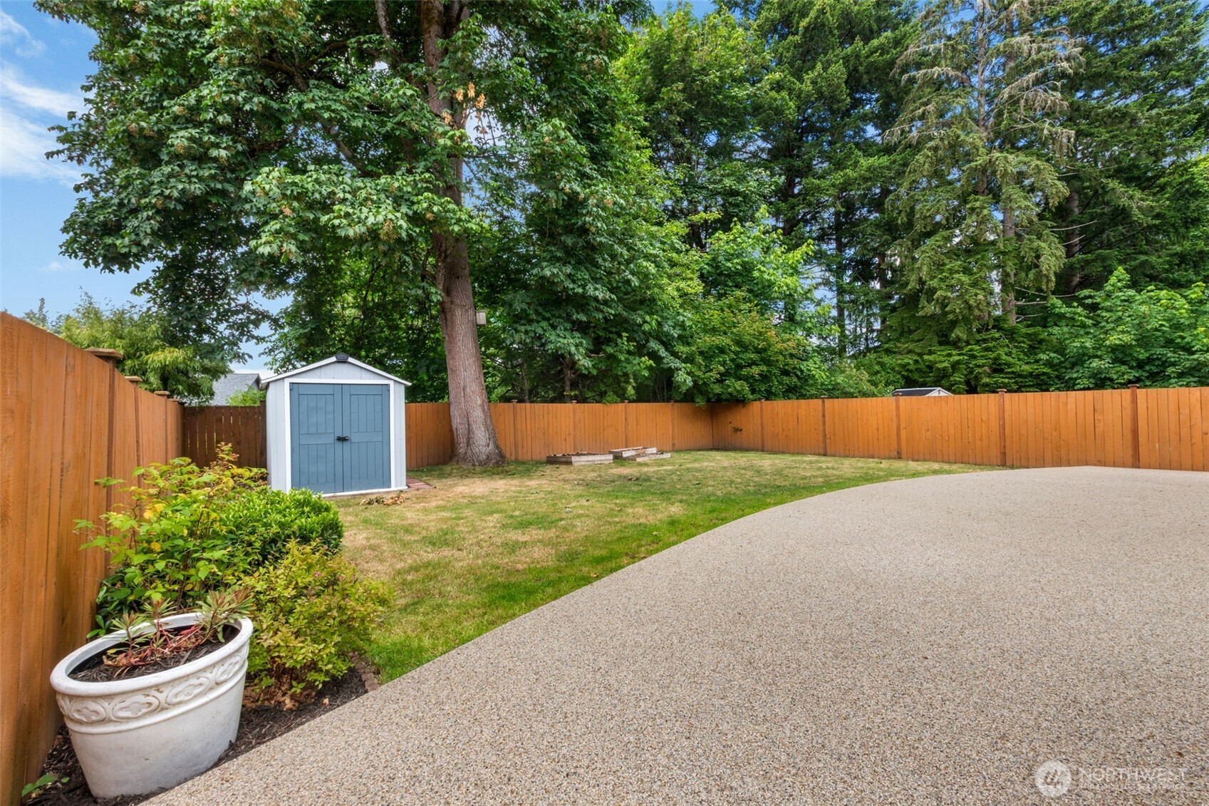 property viewer photo 35