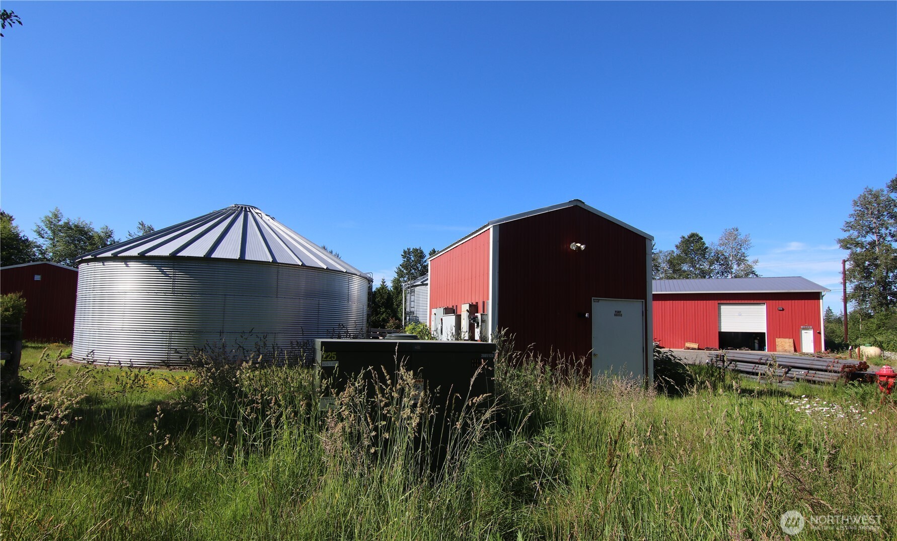 main property photo 33