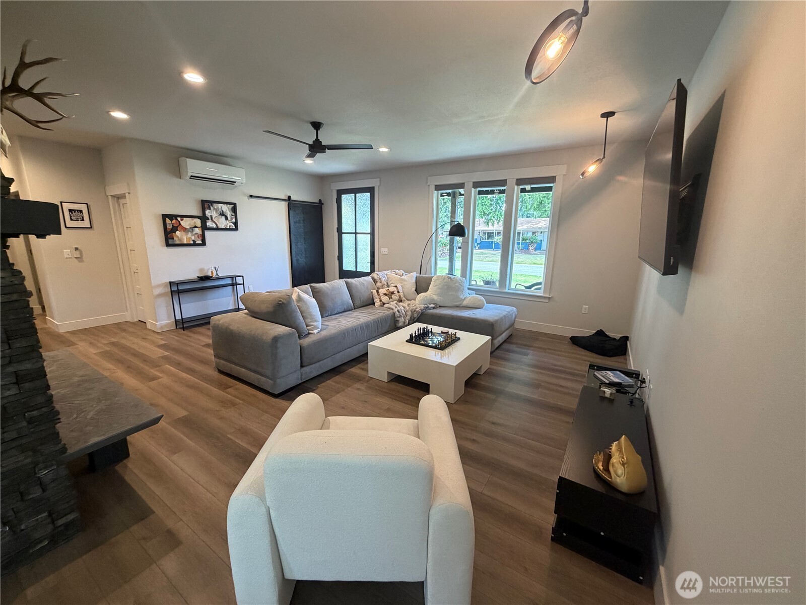 property viewer photo 12