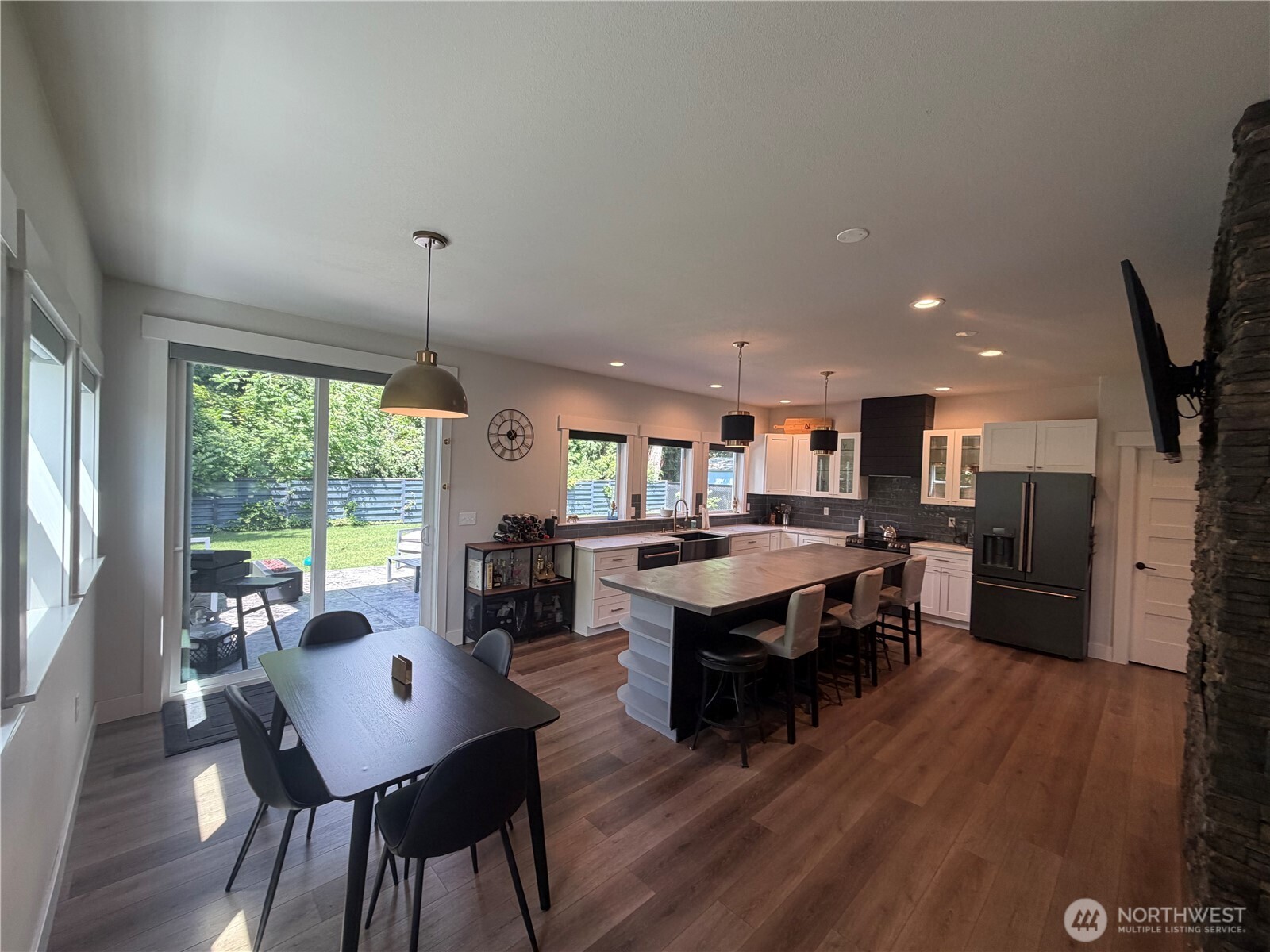 property viewer photo 14
