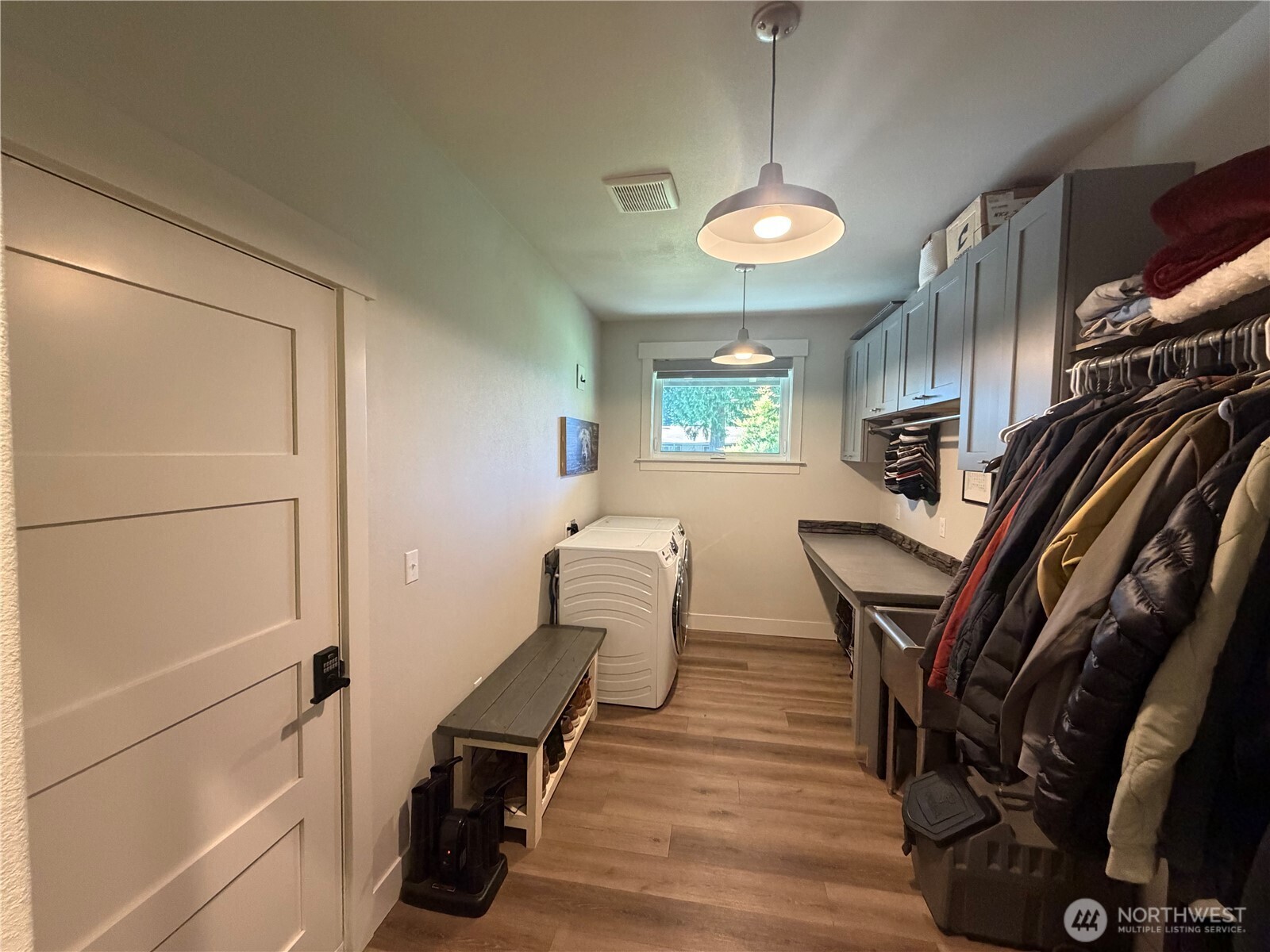 property viewer photo 19