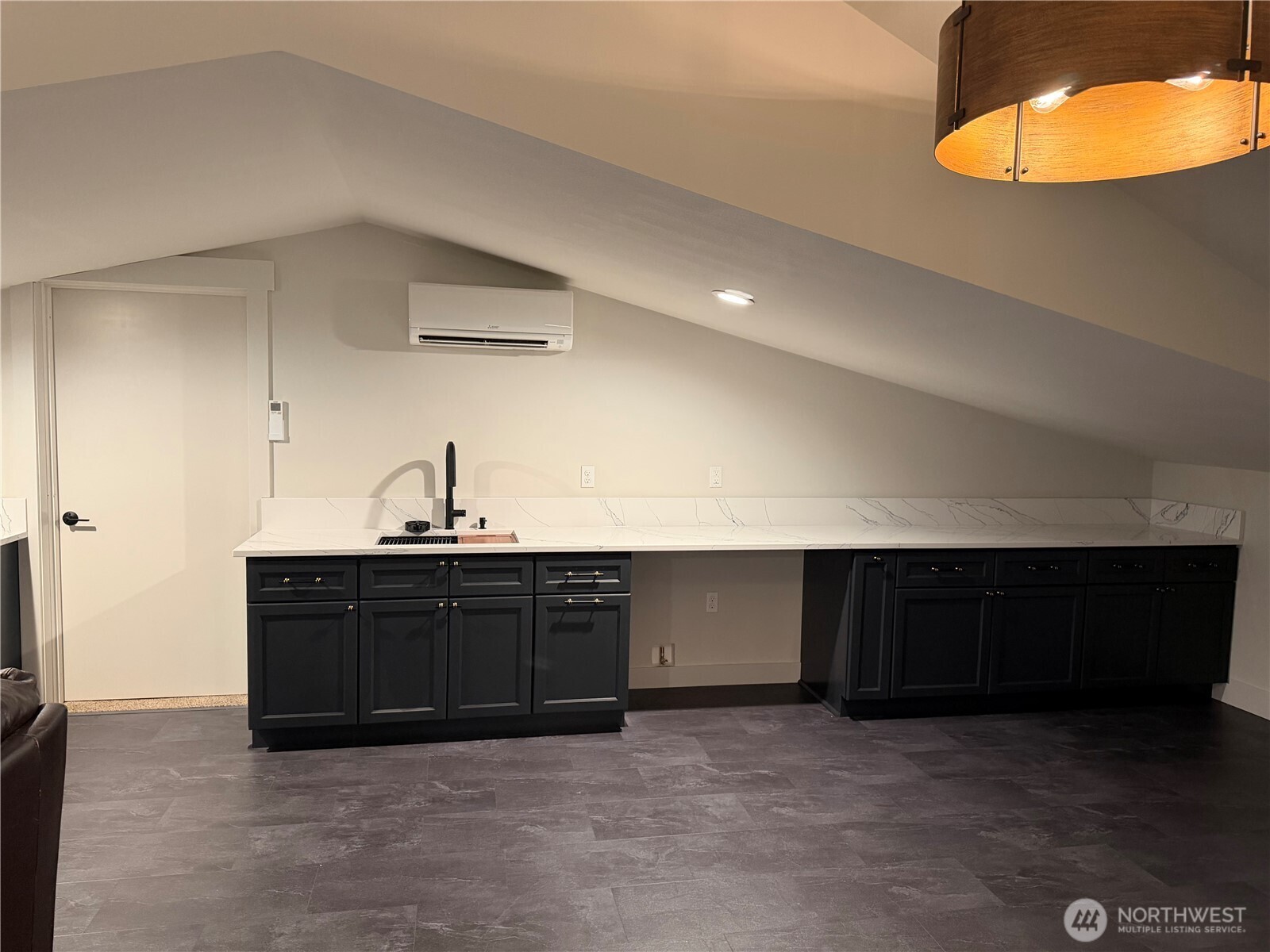 property viewer photo 36