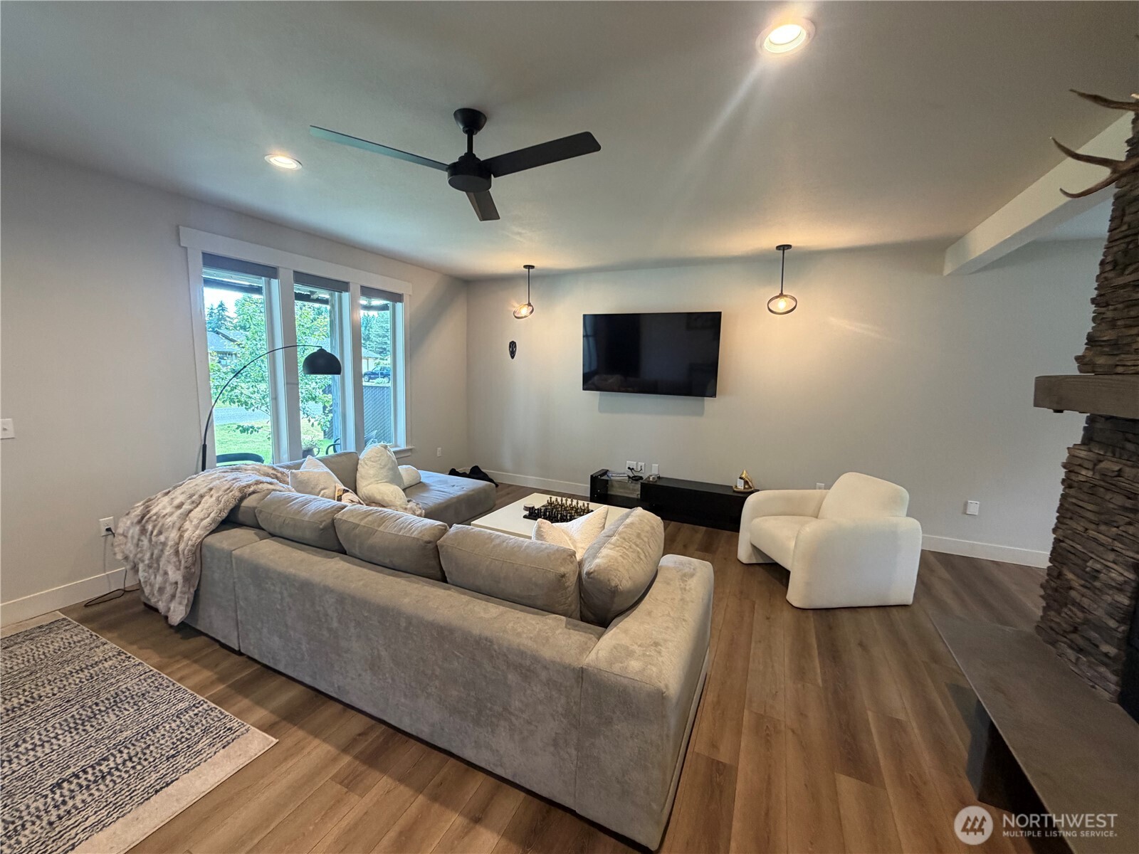property viewer photo 9