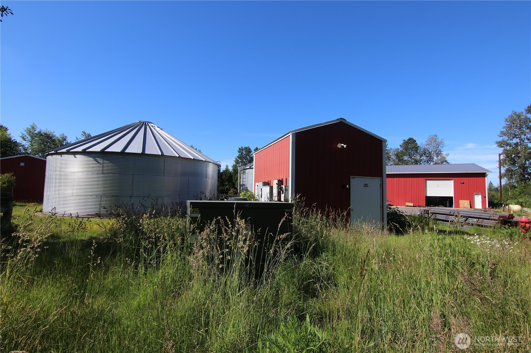 main property photo 8
