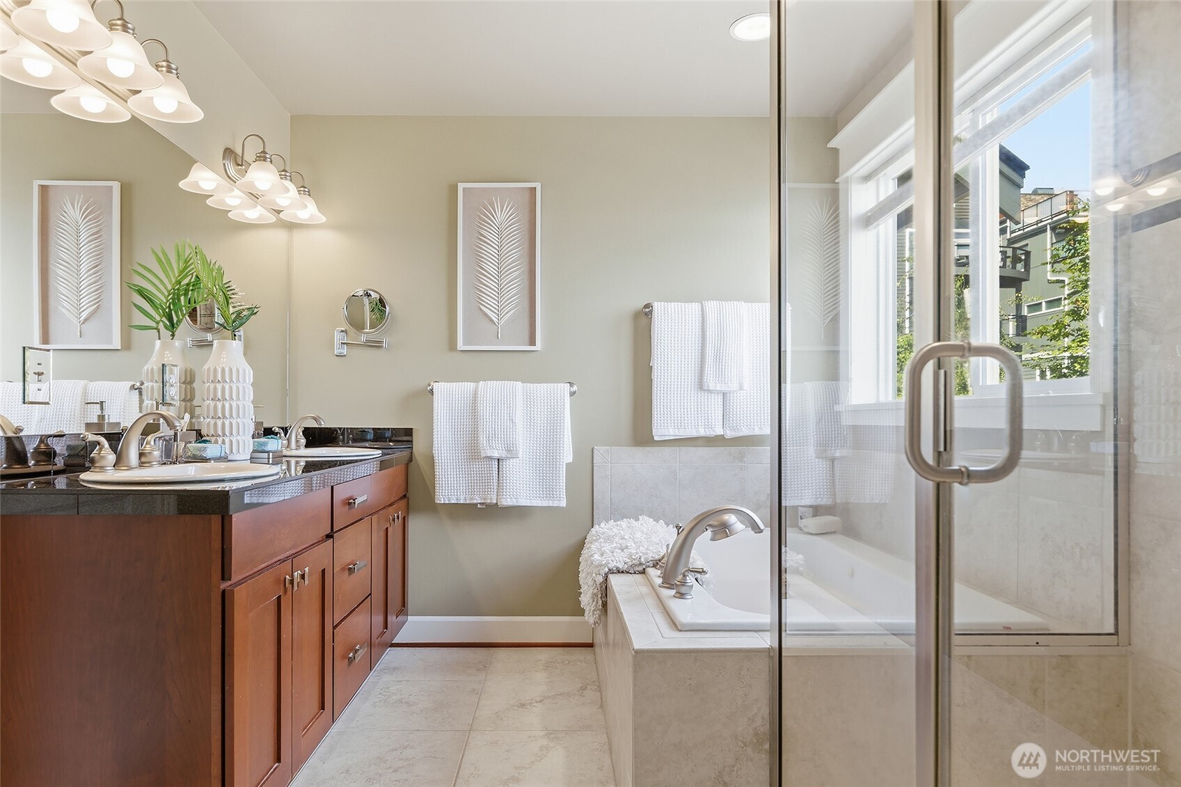 property viewer photo 26
