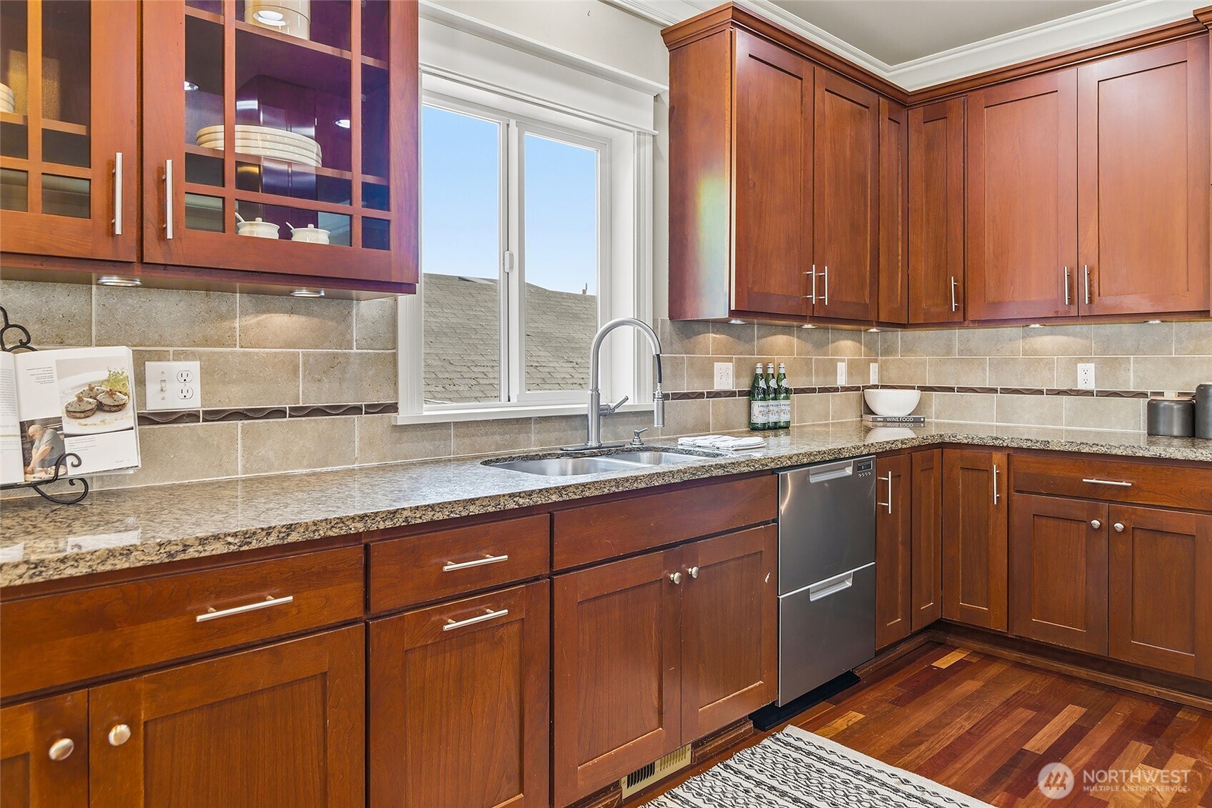 property viewer photo 9