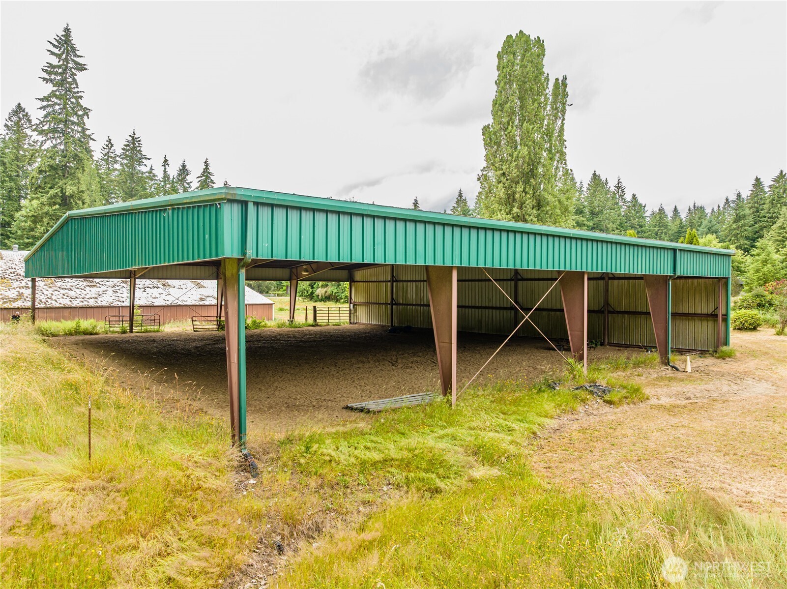 main property photo 4