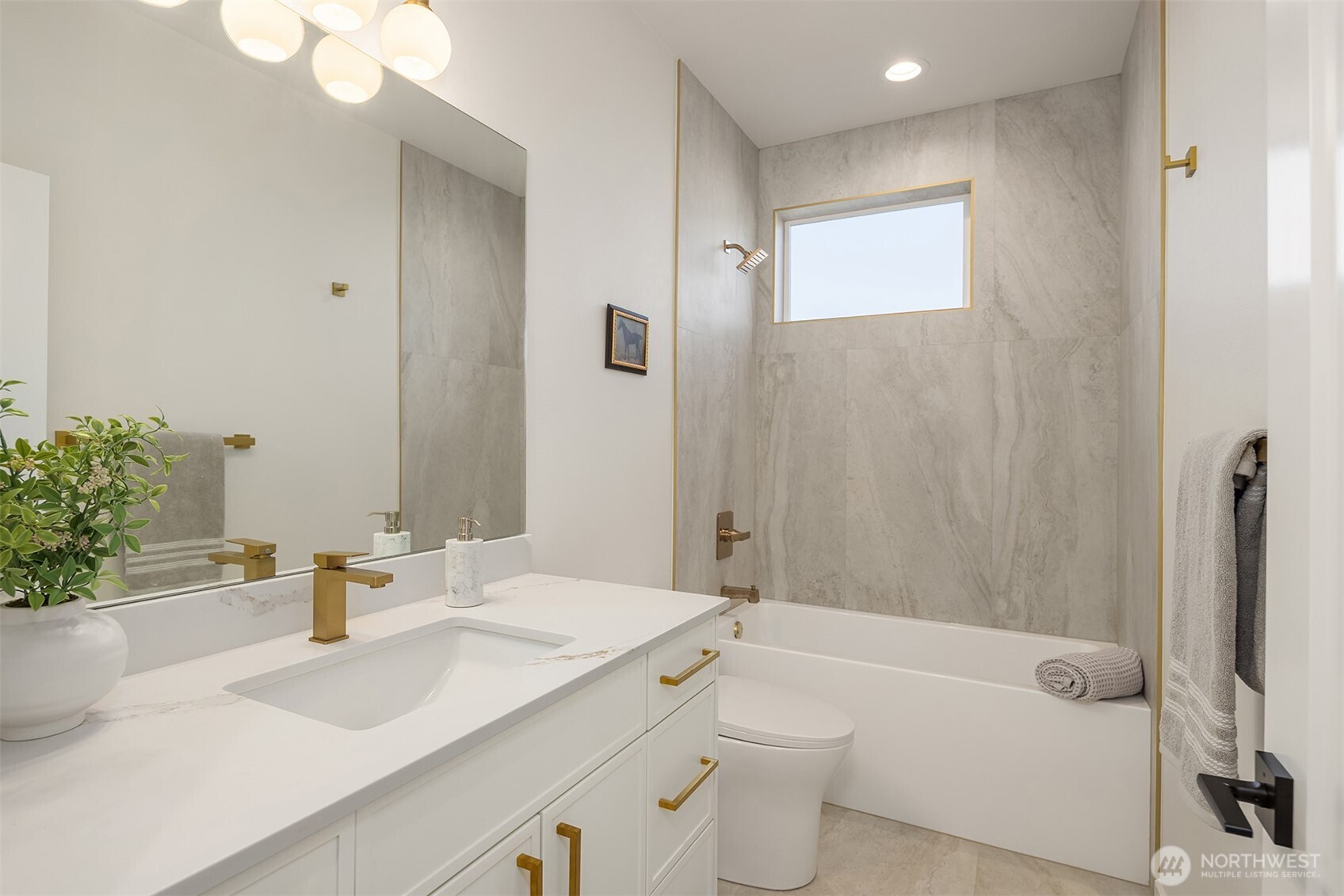property viewer photo 16