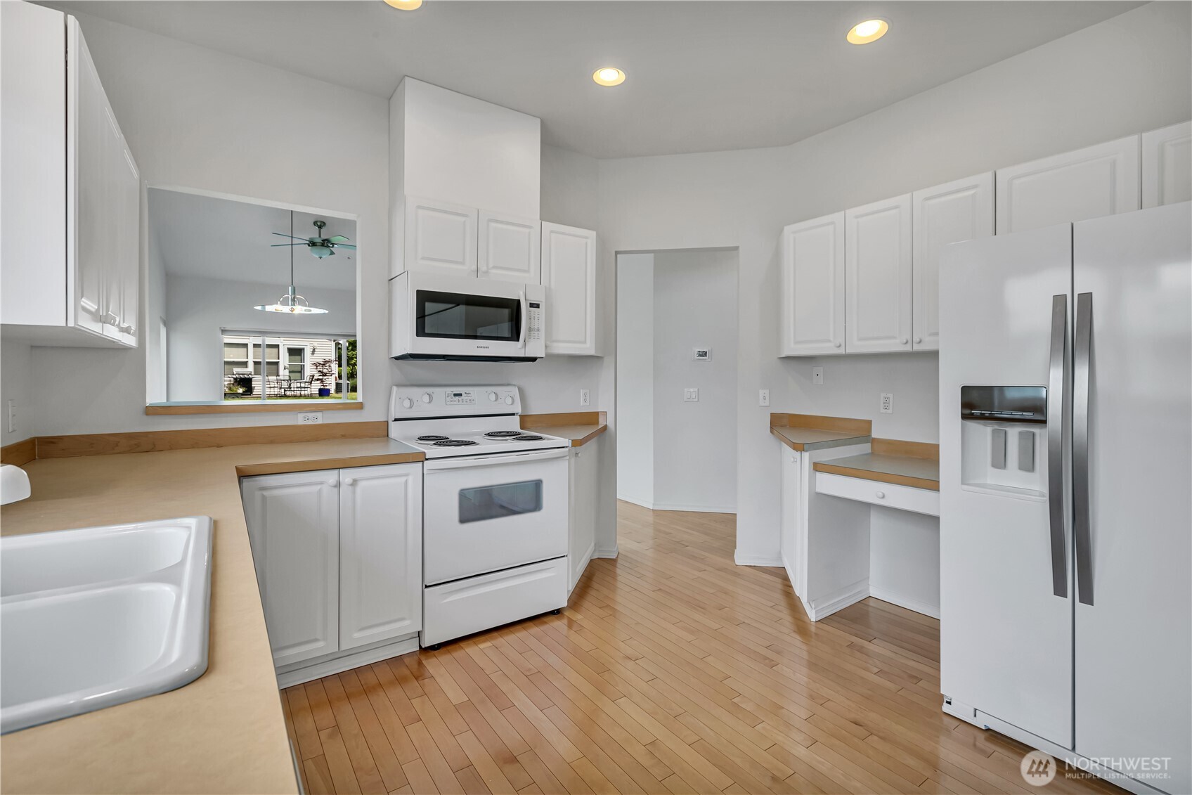 property viewer photo 16
