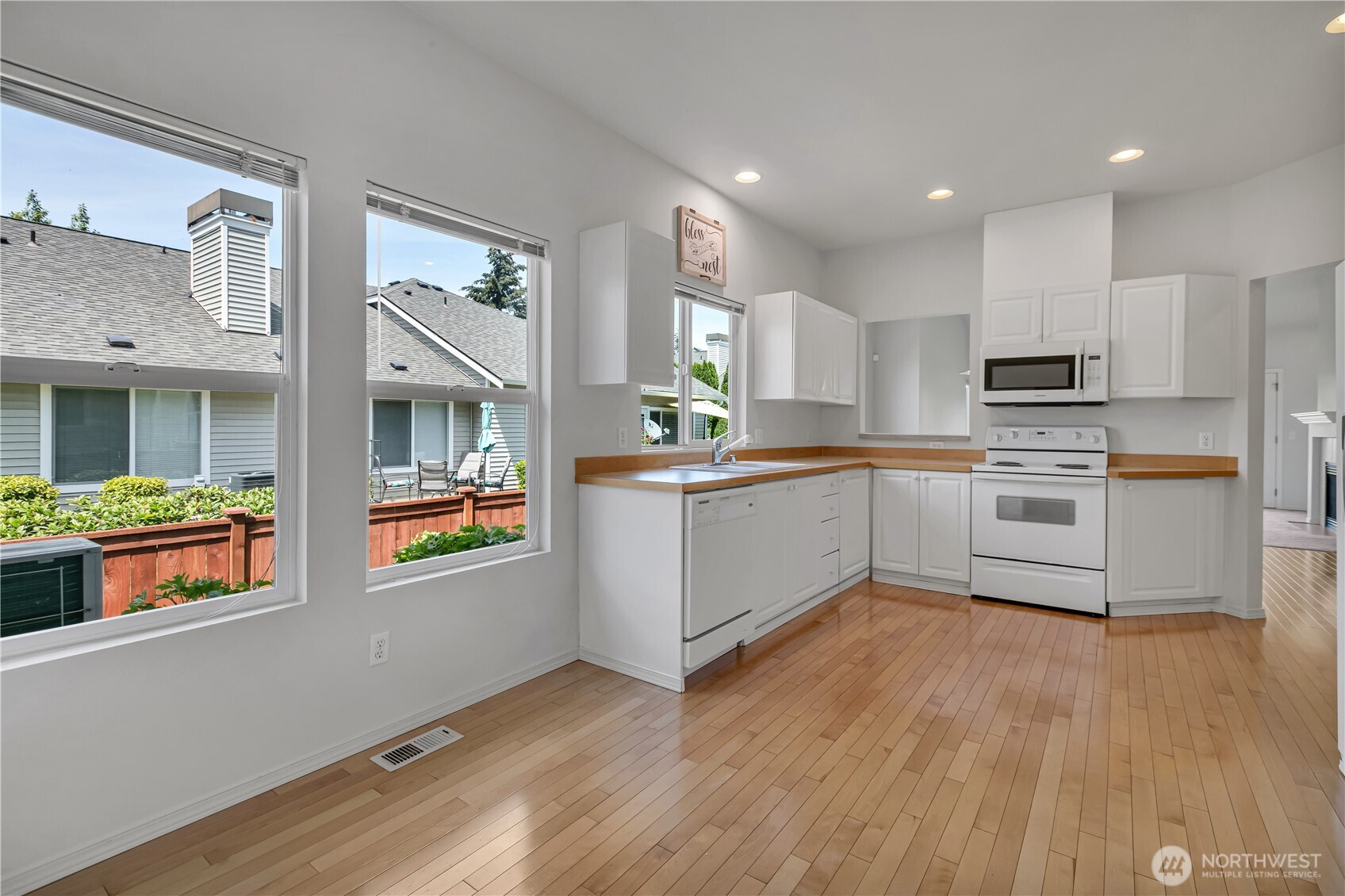 property viewer photo 18