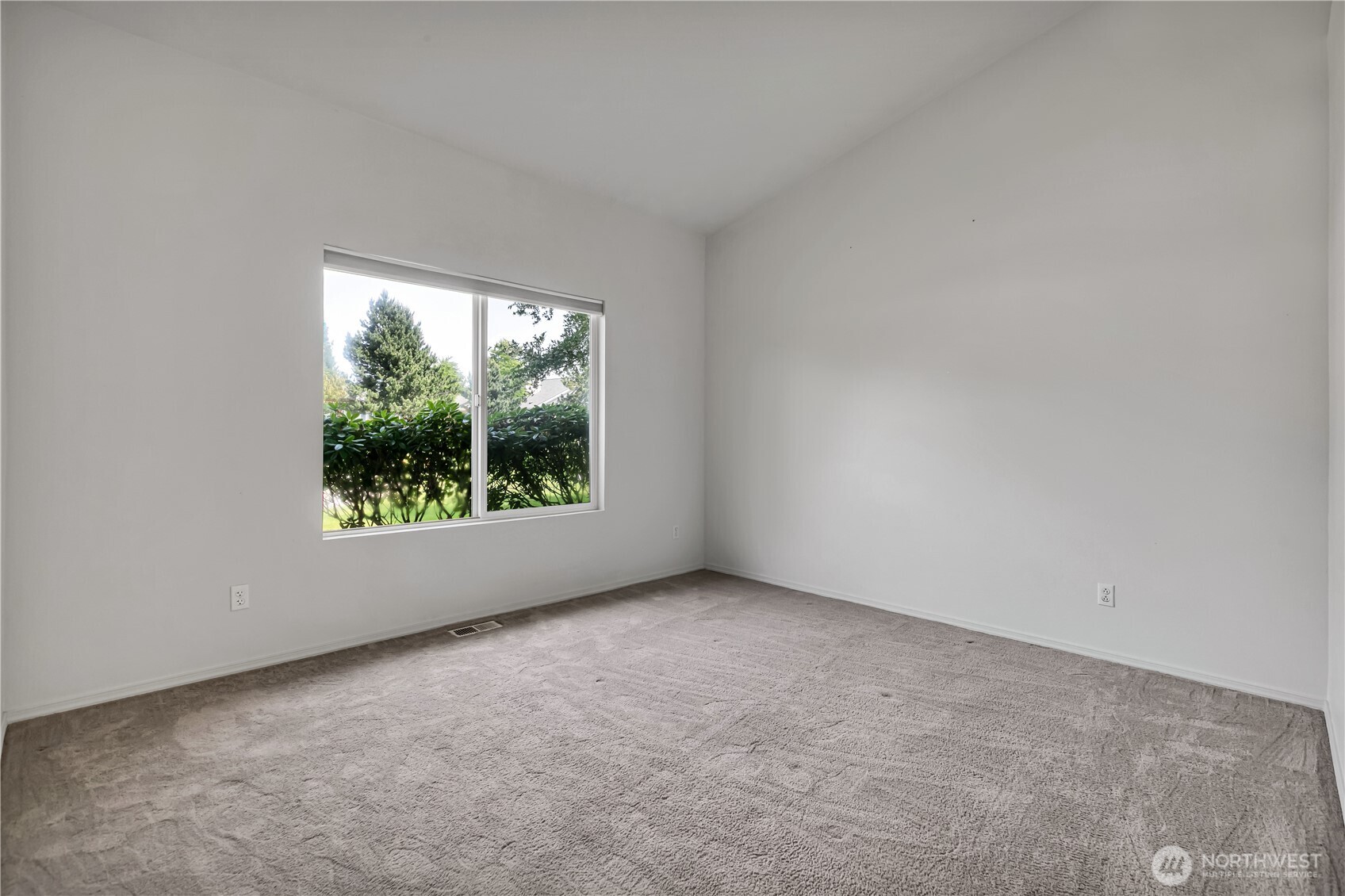 property viewer photo 20