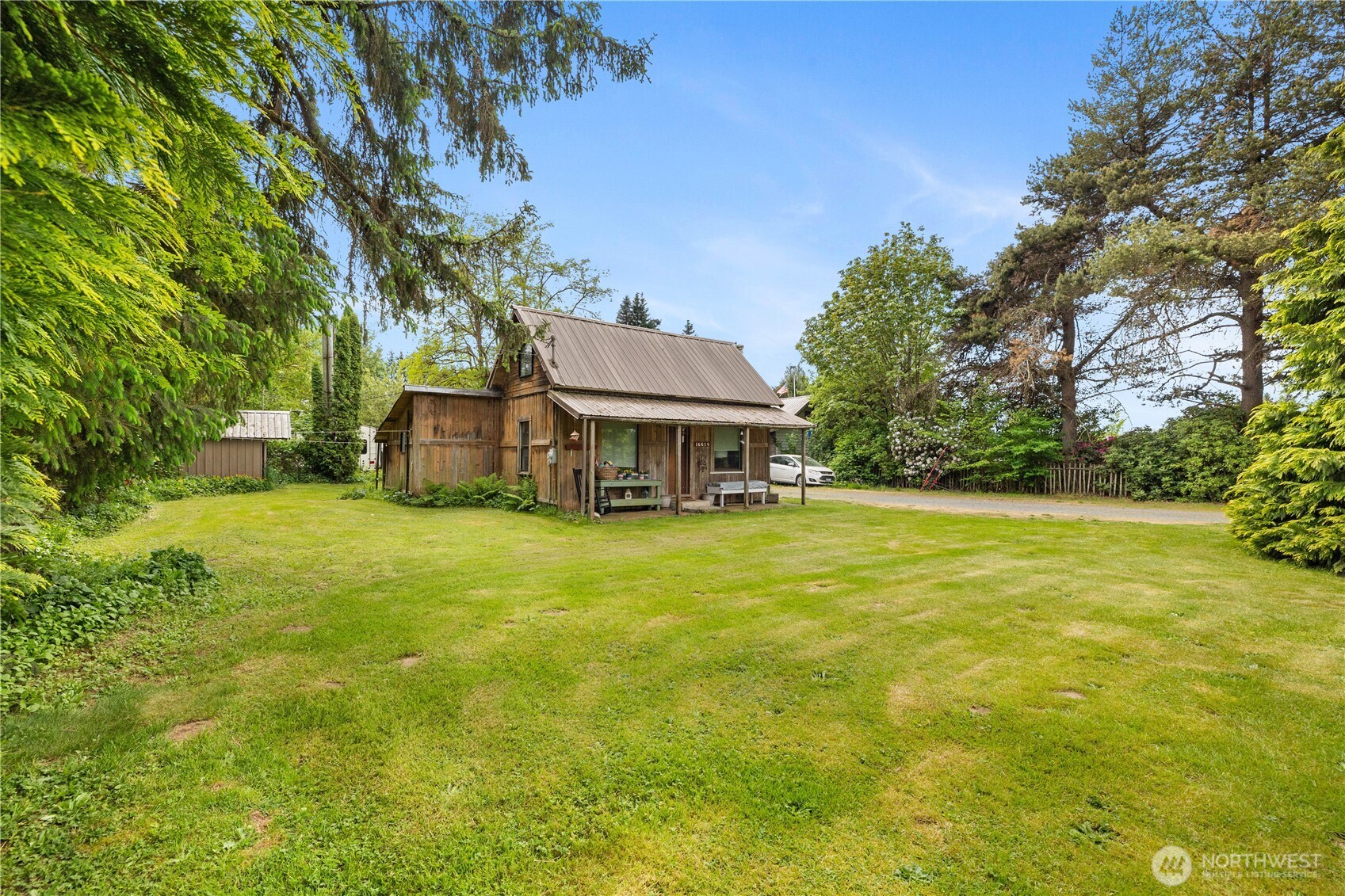 main property photo 28