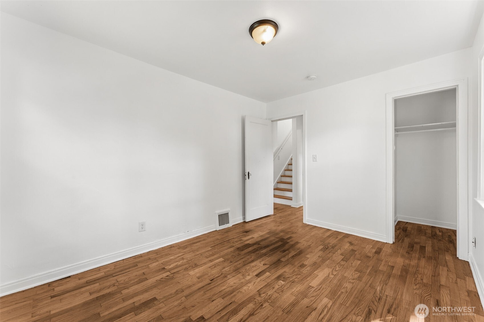 property viewer photo 11