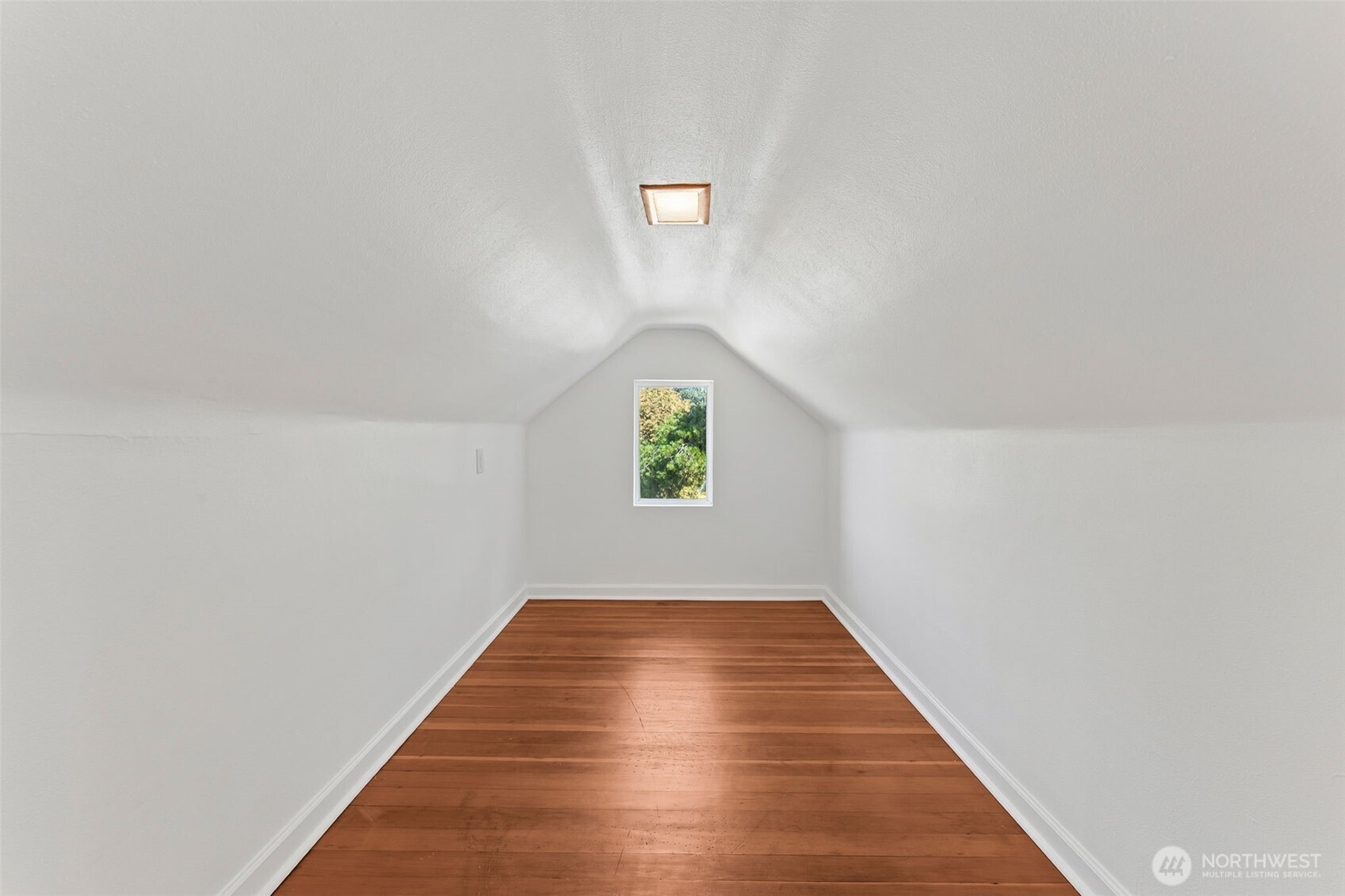 property viewer photo 14